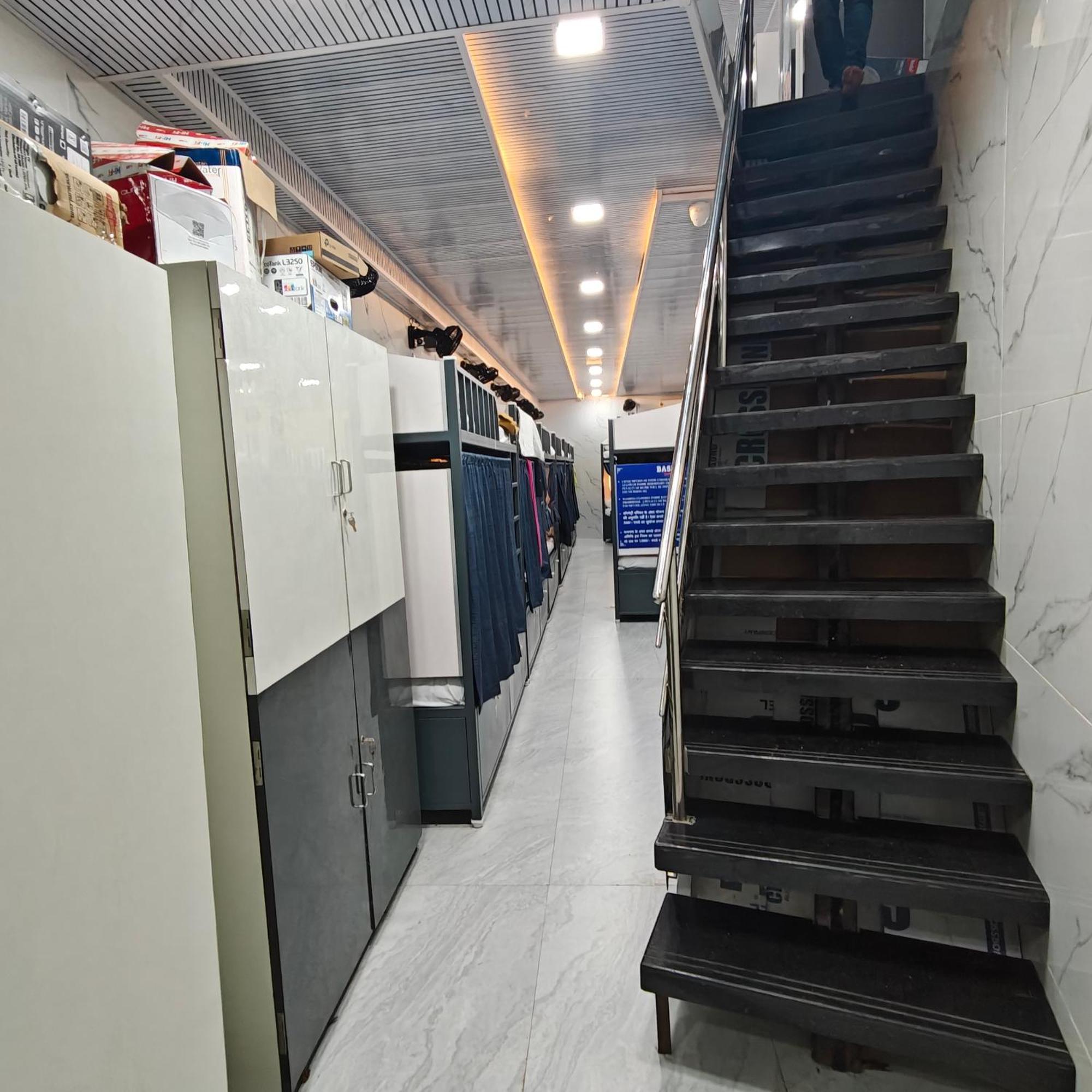 Basera And Separate For Group In Andheri East - Marol