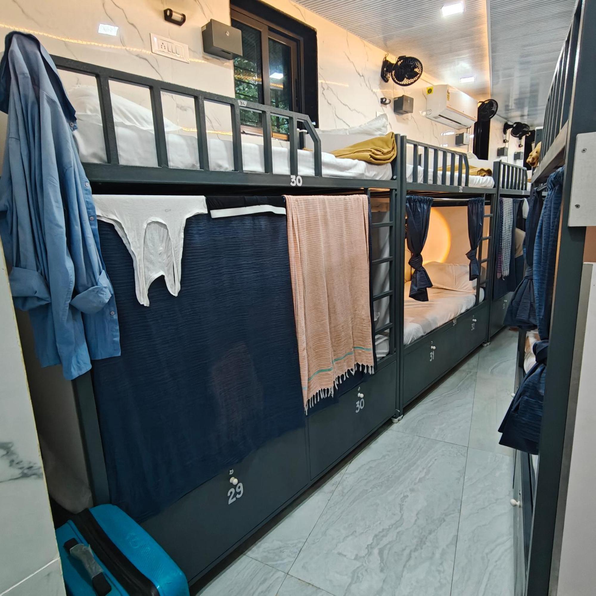 Hostel Basera And Separate For Group In Andheri East - Marol *