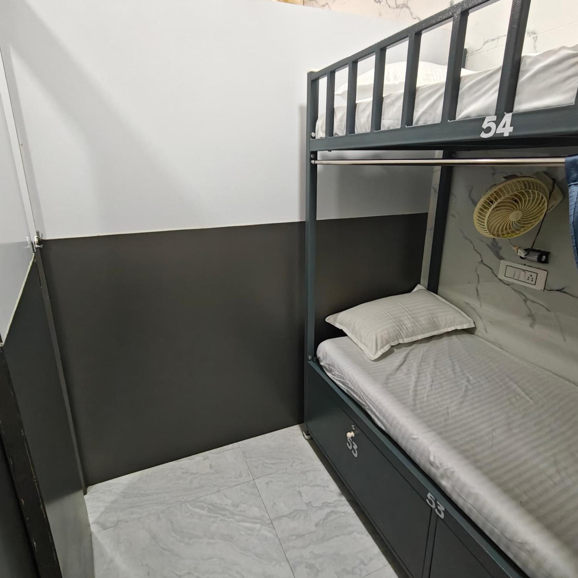 Basera And Separate For Group In Andheri East - Marol *