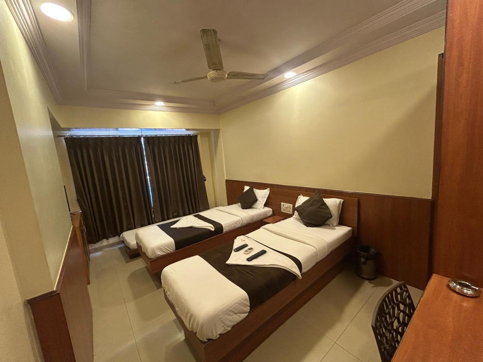 Hotel Lucky Goregaon