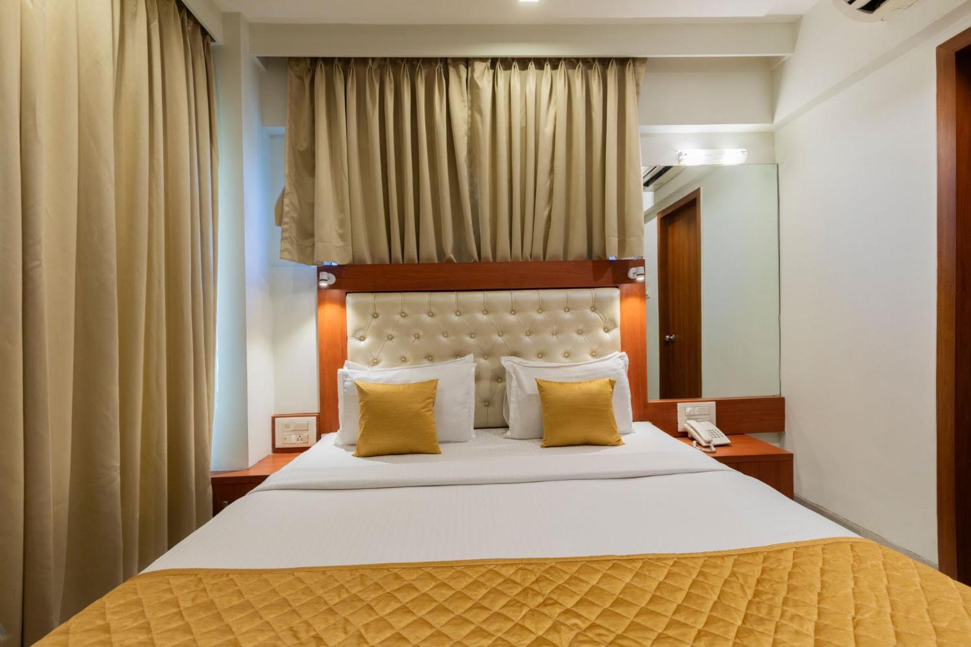 Lords, Hotel Mumbai