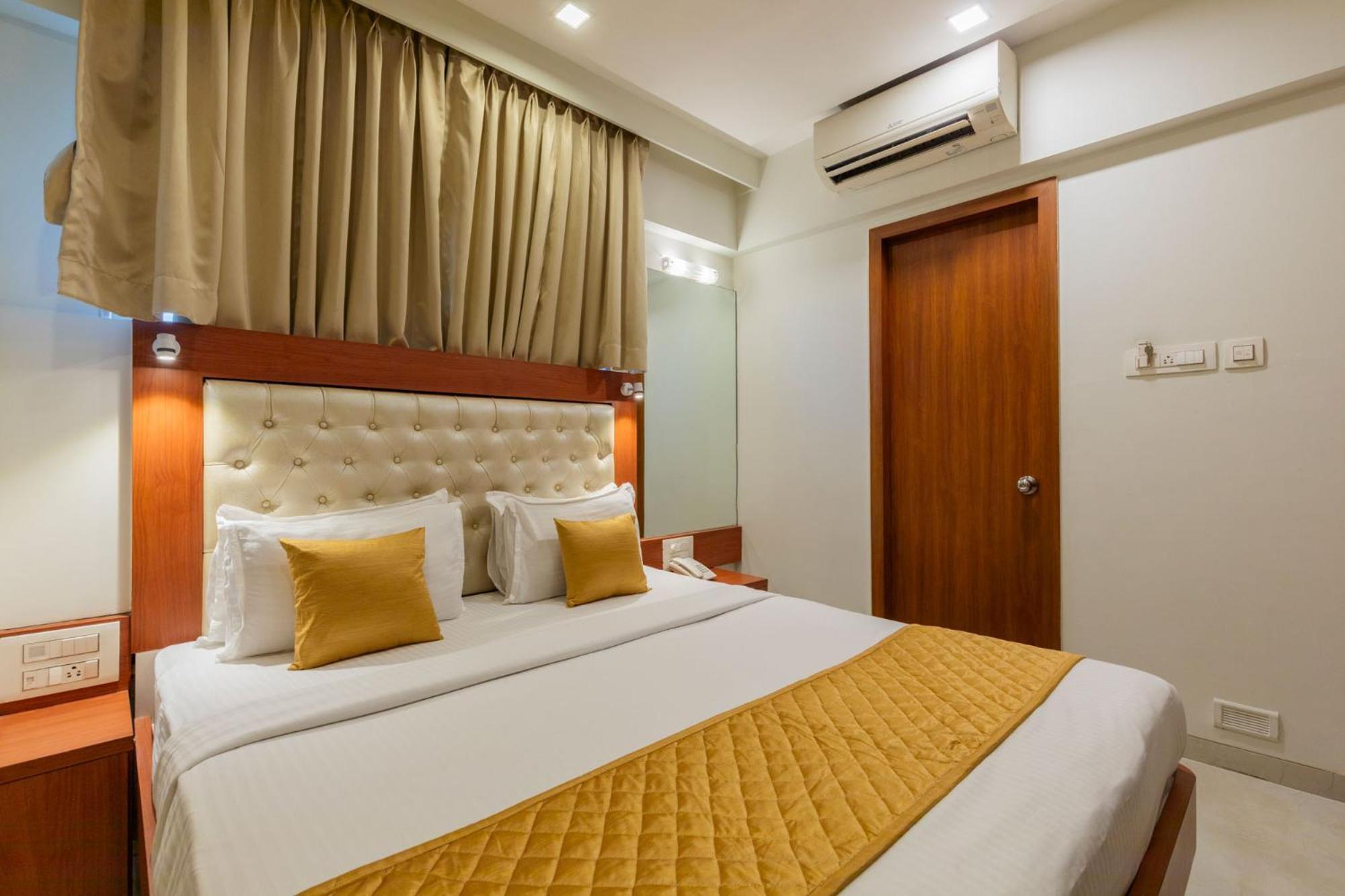Lords, Hotel Mumbai