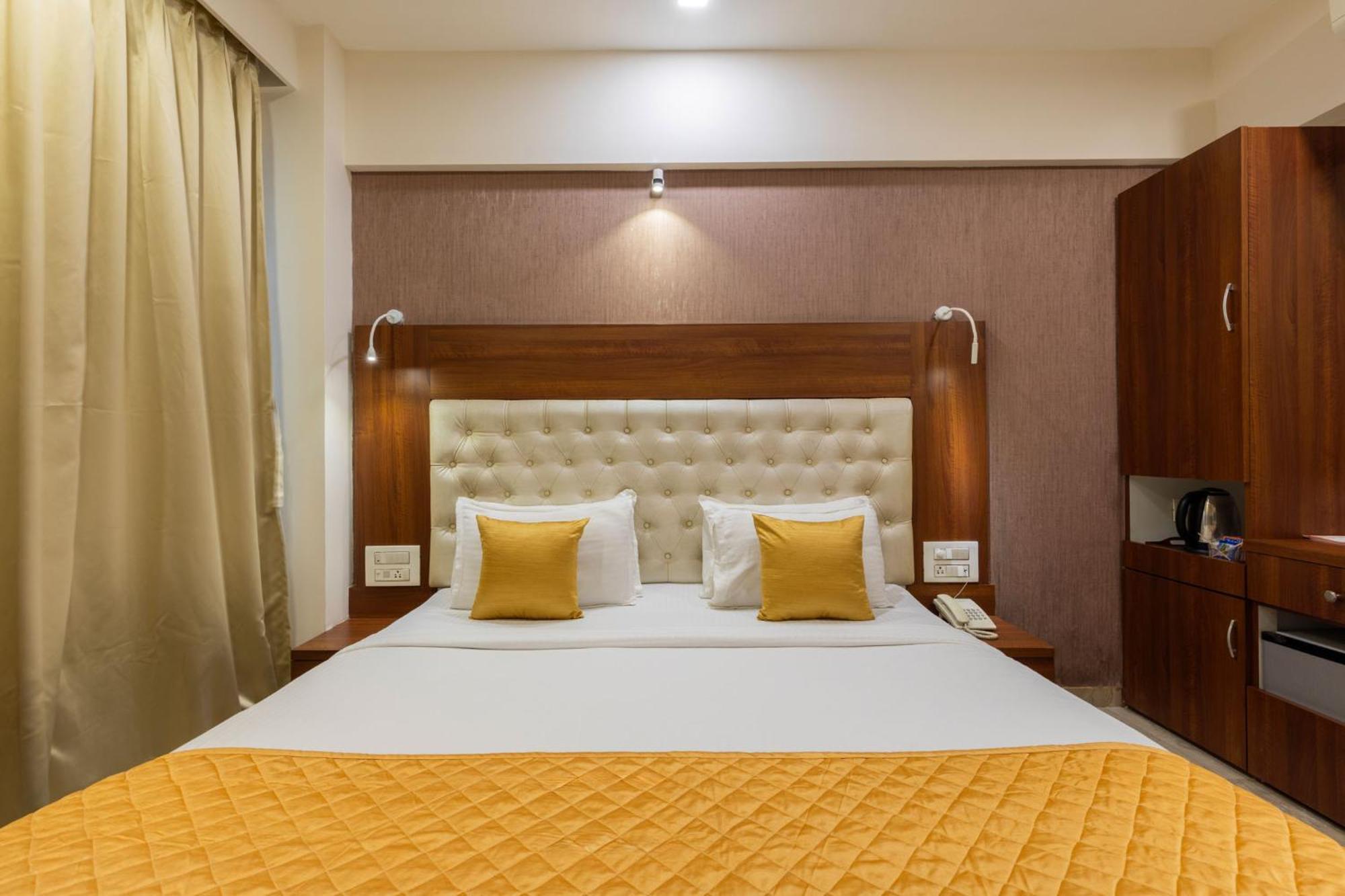 Lords, Hotel Mumbai