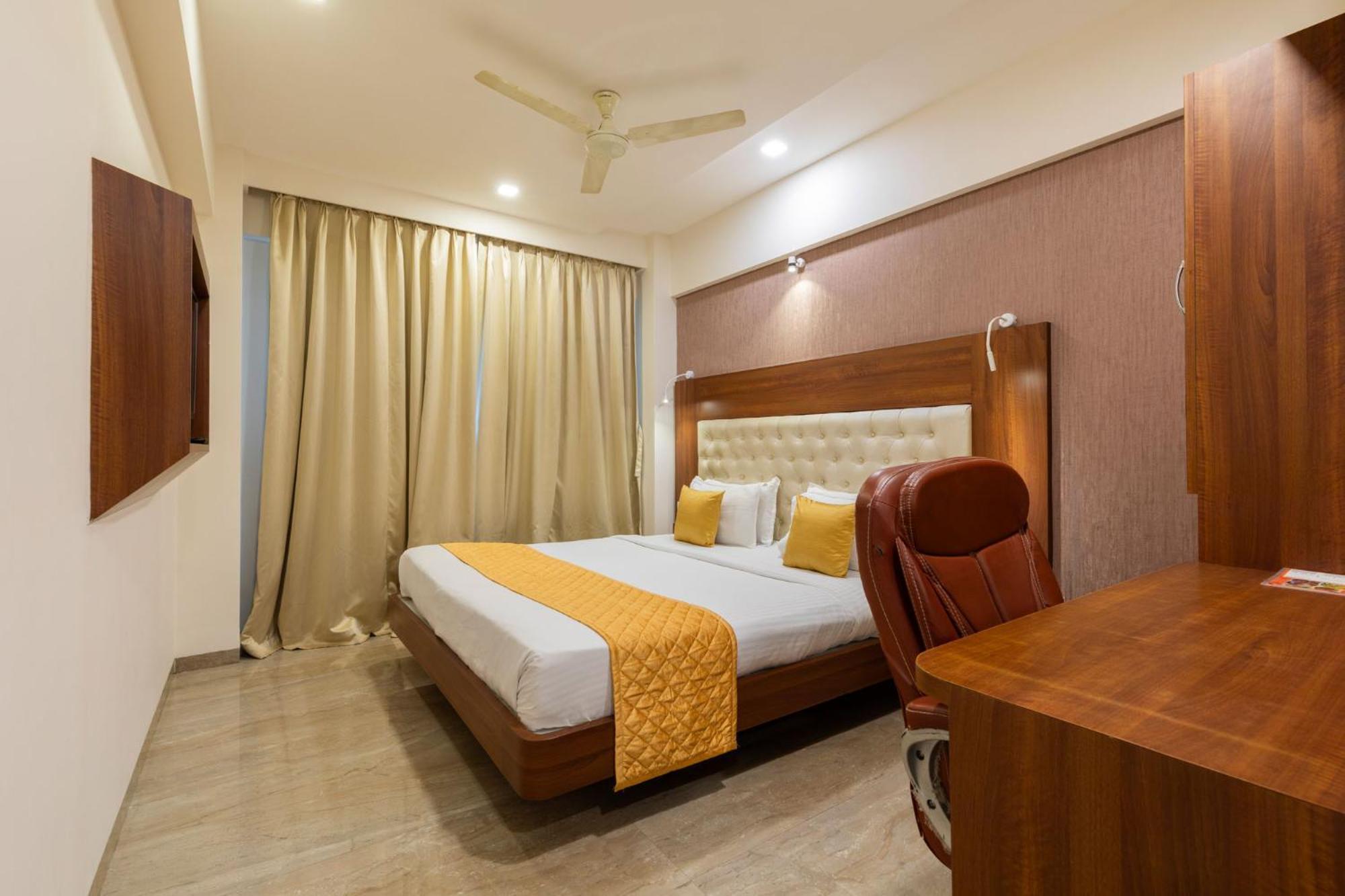 Hotel Lords, Mumbai