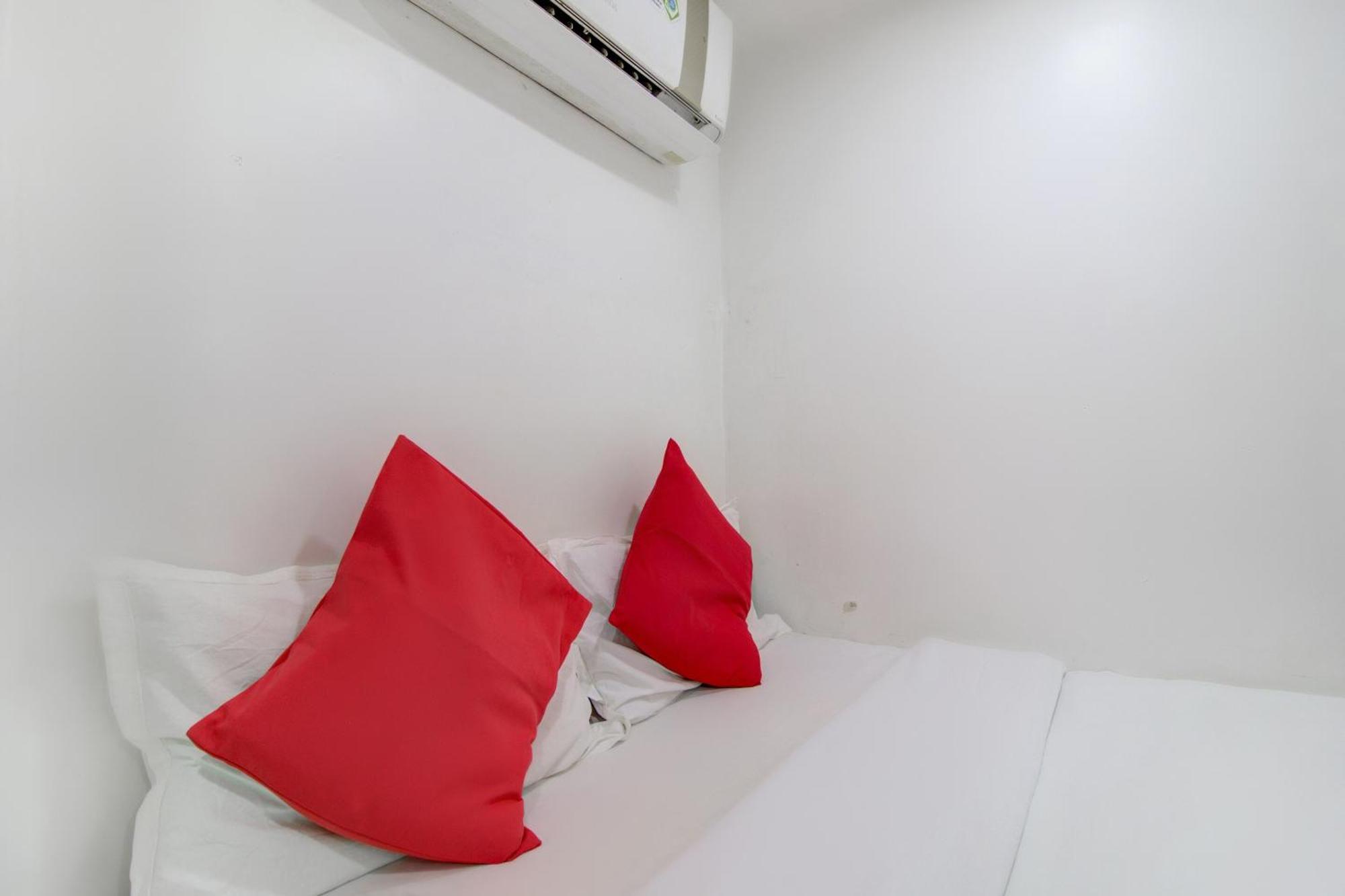 Hotel Fabhotel Blue Light 3*
