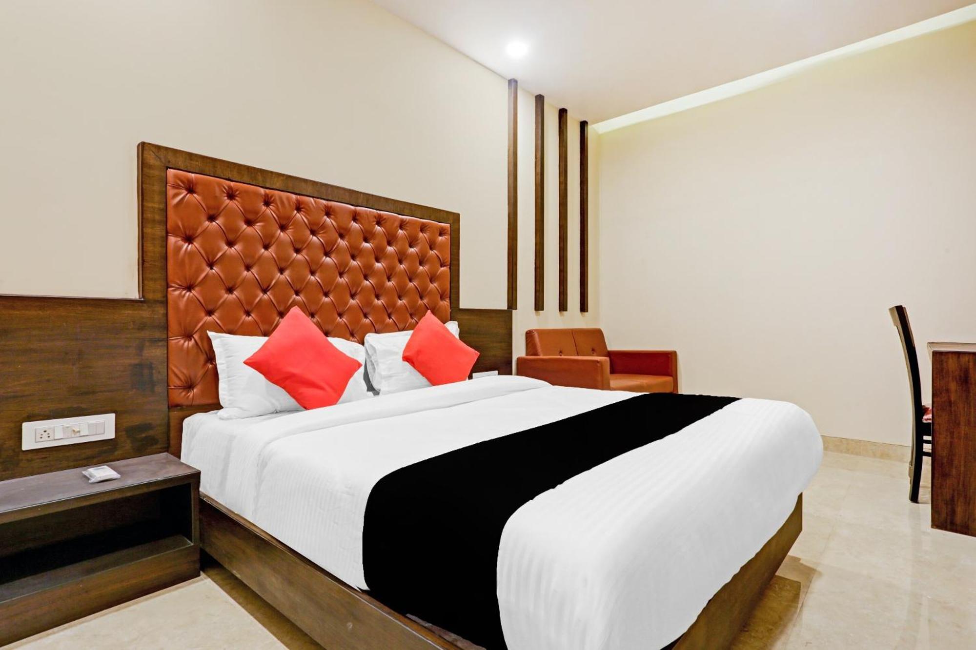 Collection O Vertigo Suite 3* Mumbai
