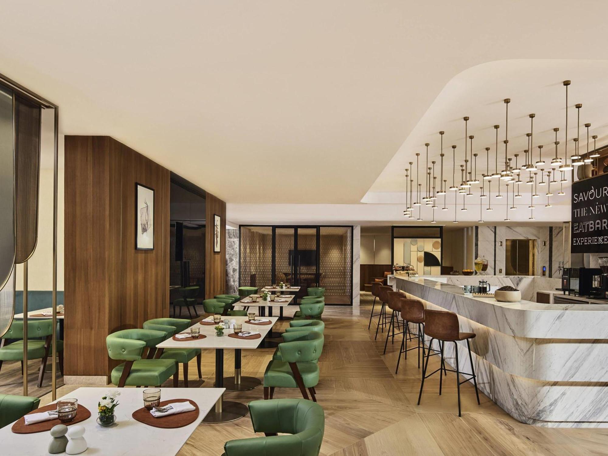 Novotel International Airport Hotel 5*