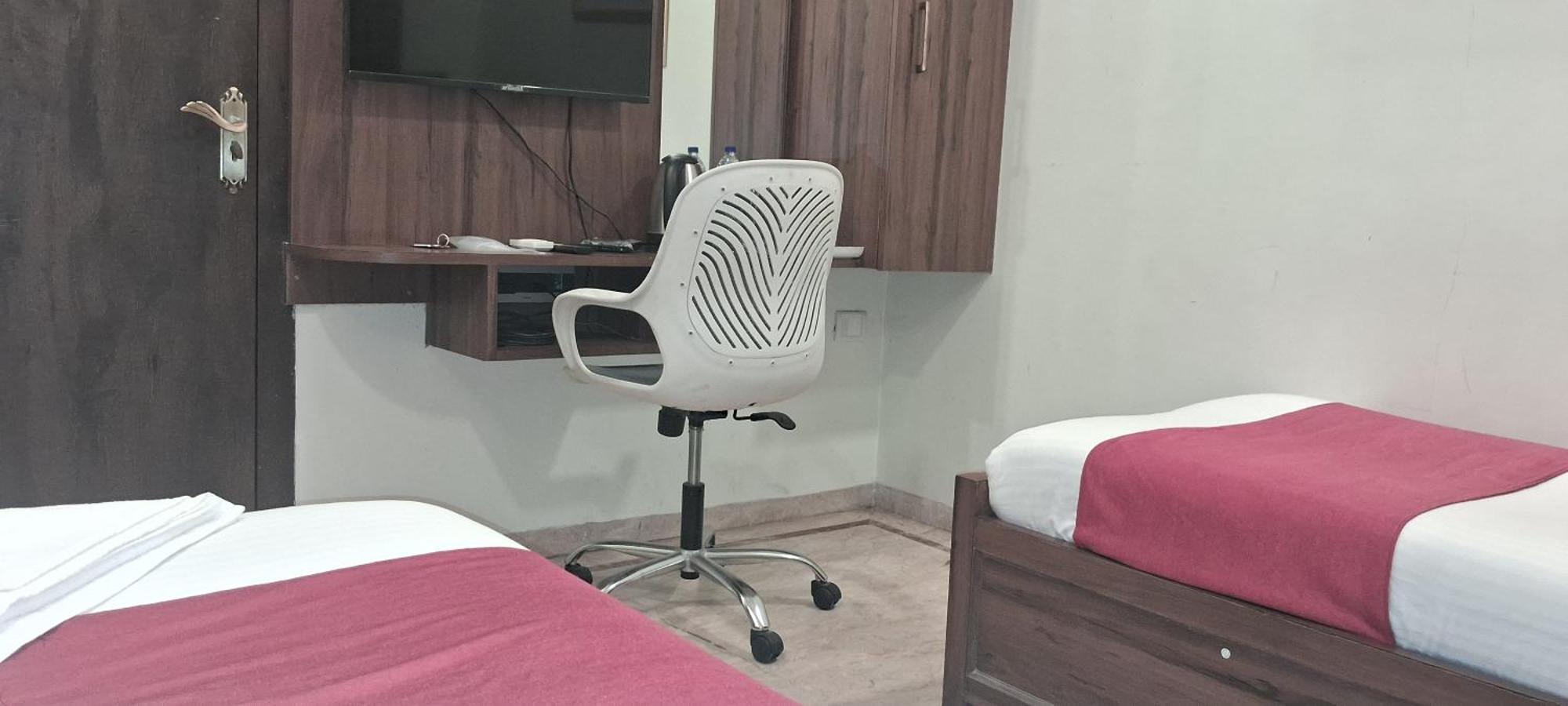 Shine Hospitality Palace Hotel Mumbai