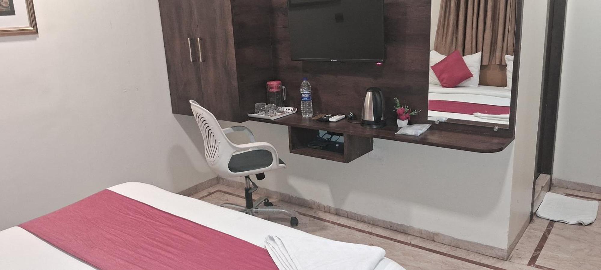 Hotel Shine Hospitality Palace Mumbai