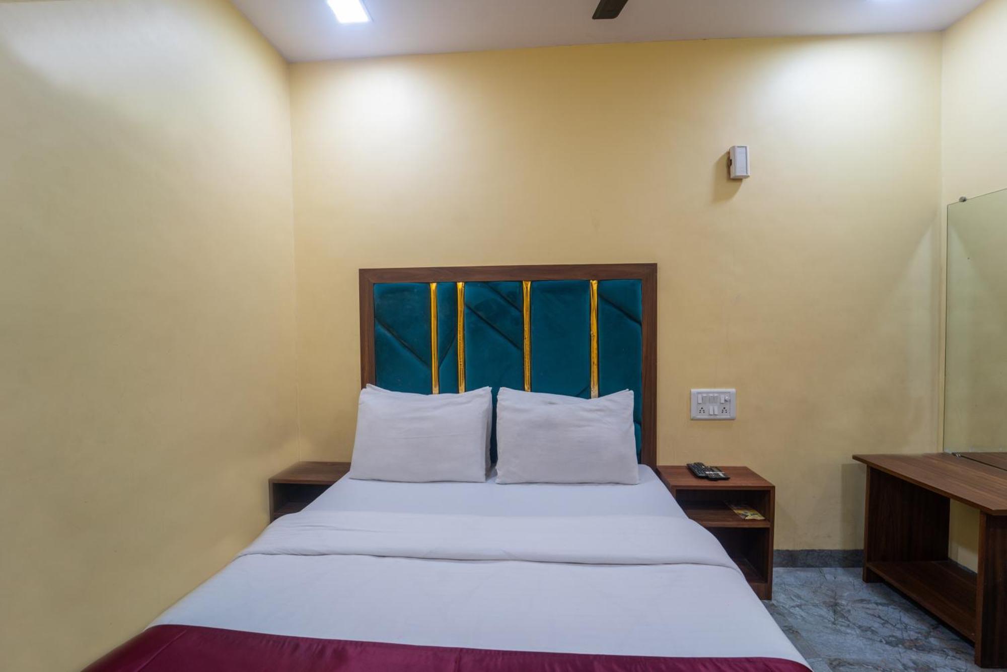 Hotel Aai Om Residency Mumbai