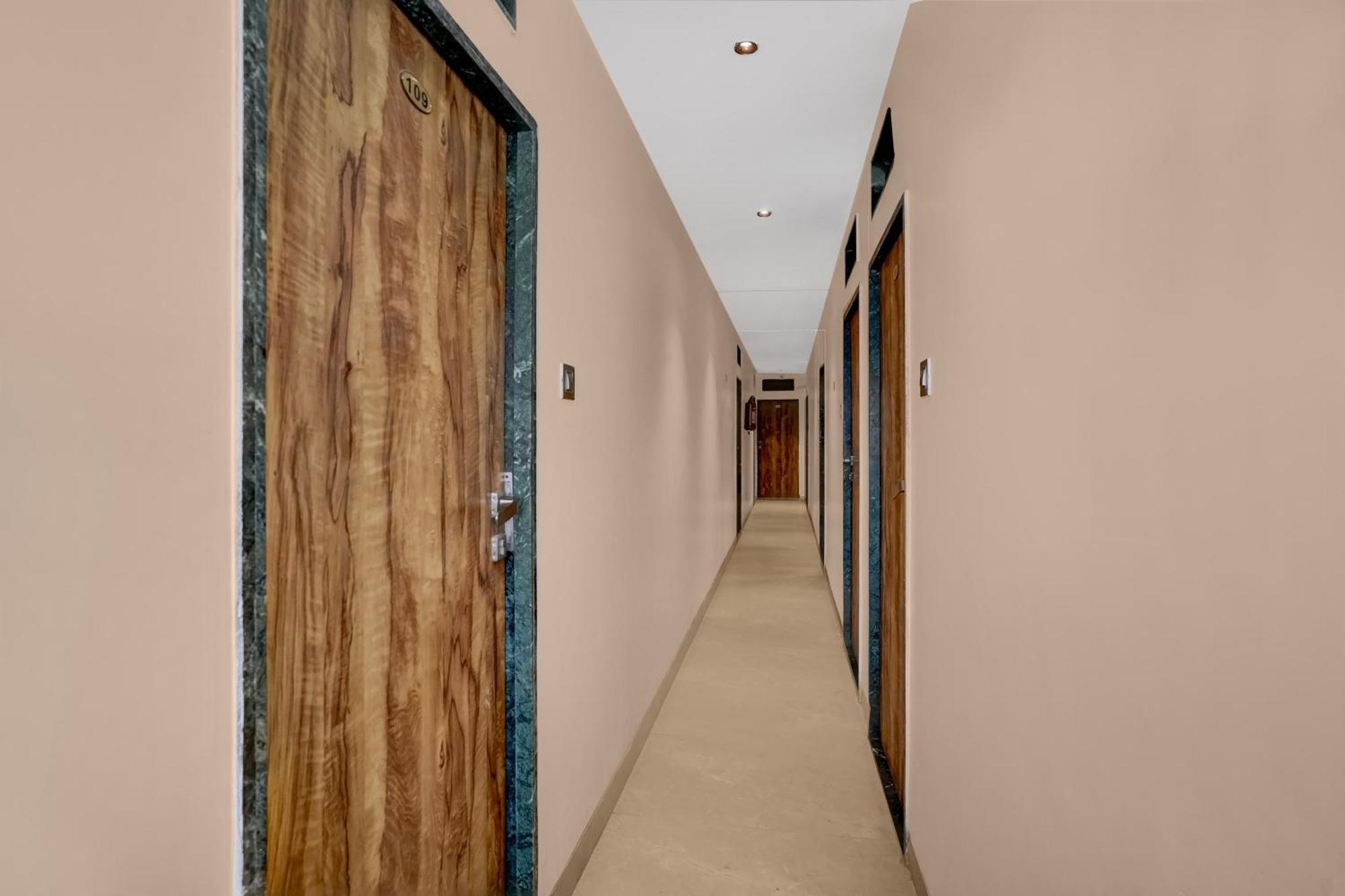 Hotel Collection O Bkc Kurla Formerly Pride Mumbai