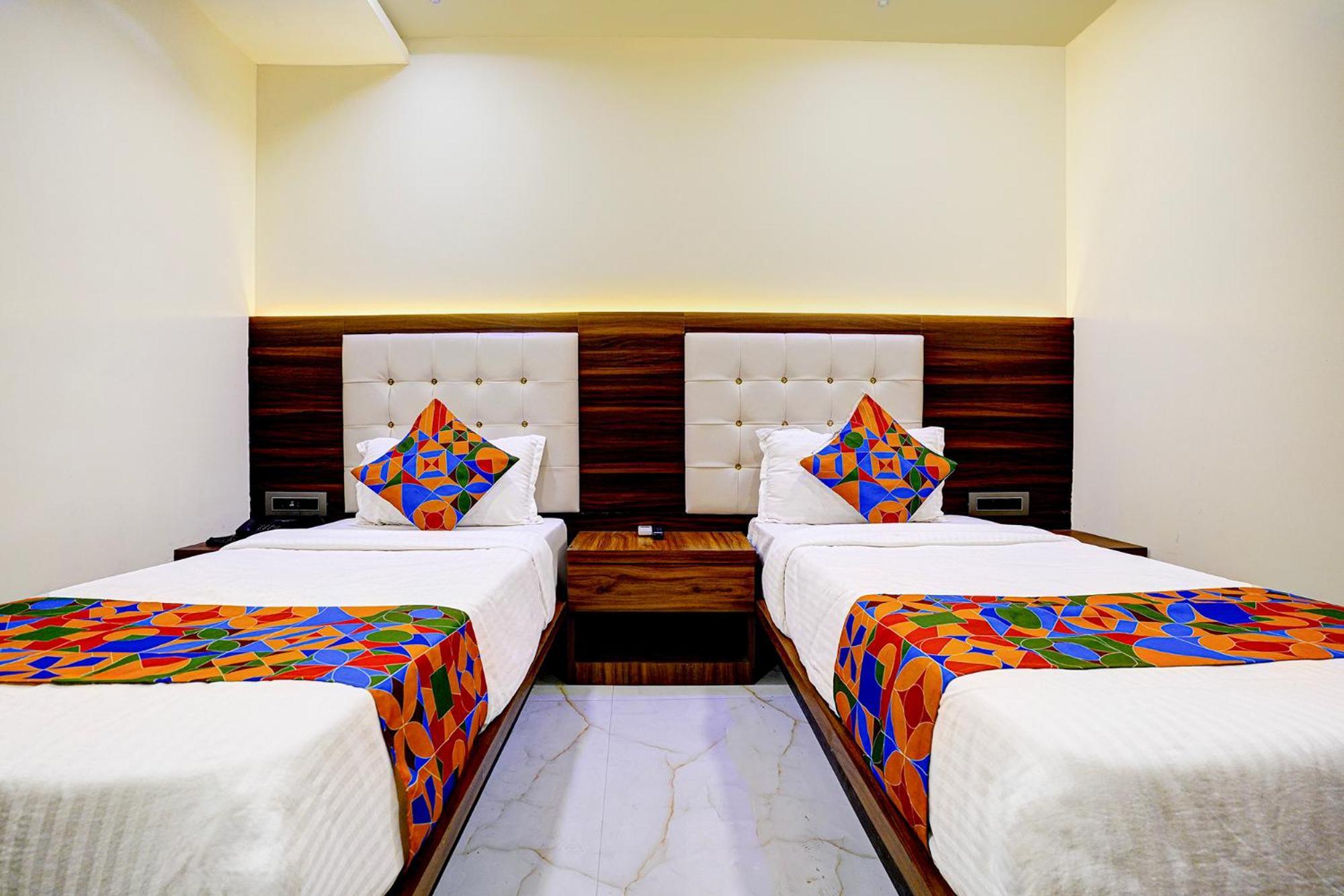 Fabhotel Majestic Crest Hotel 3*