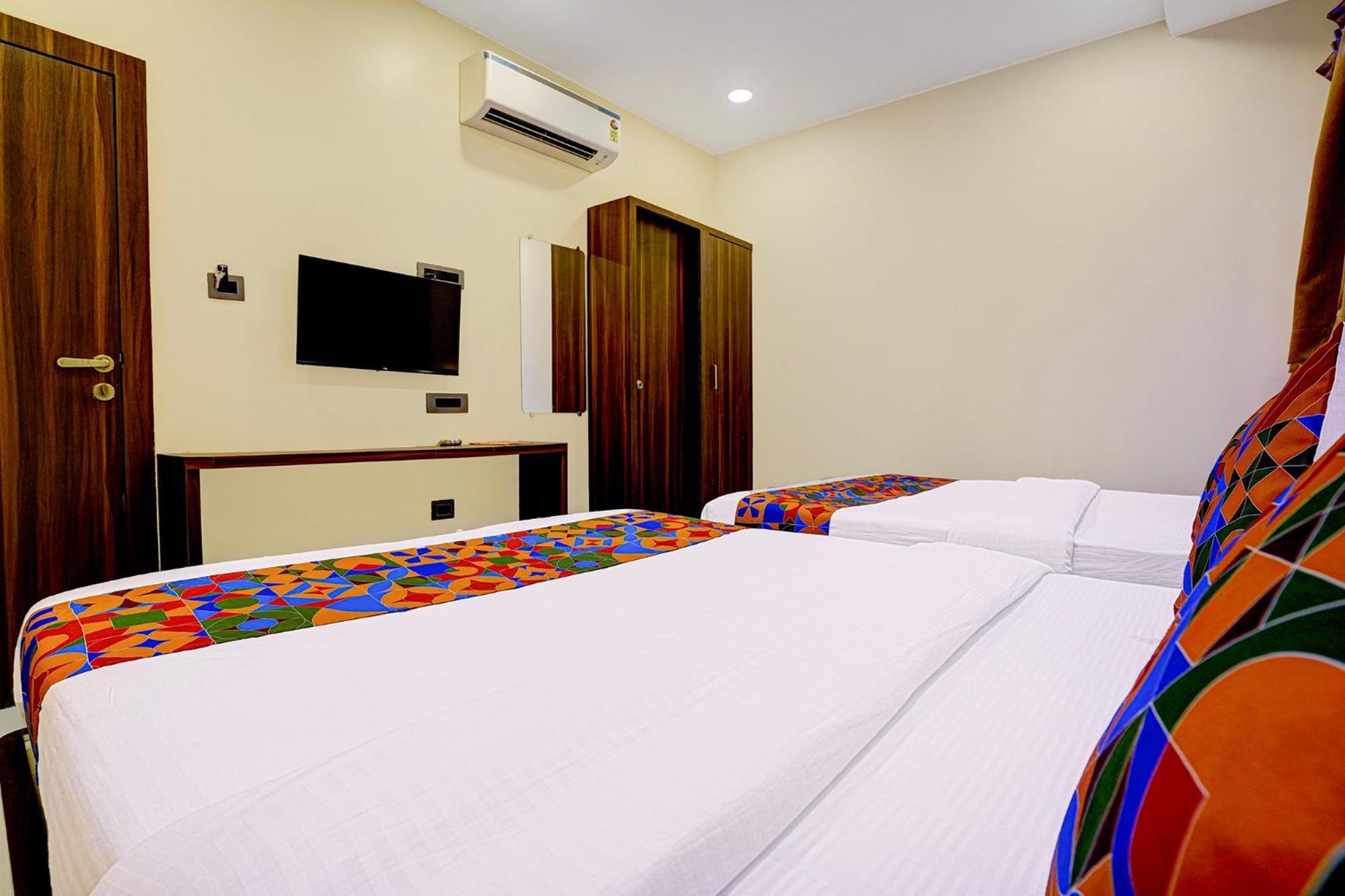 Fabhotel Majestic Crest