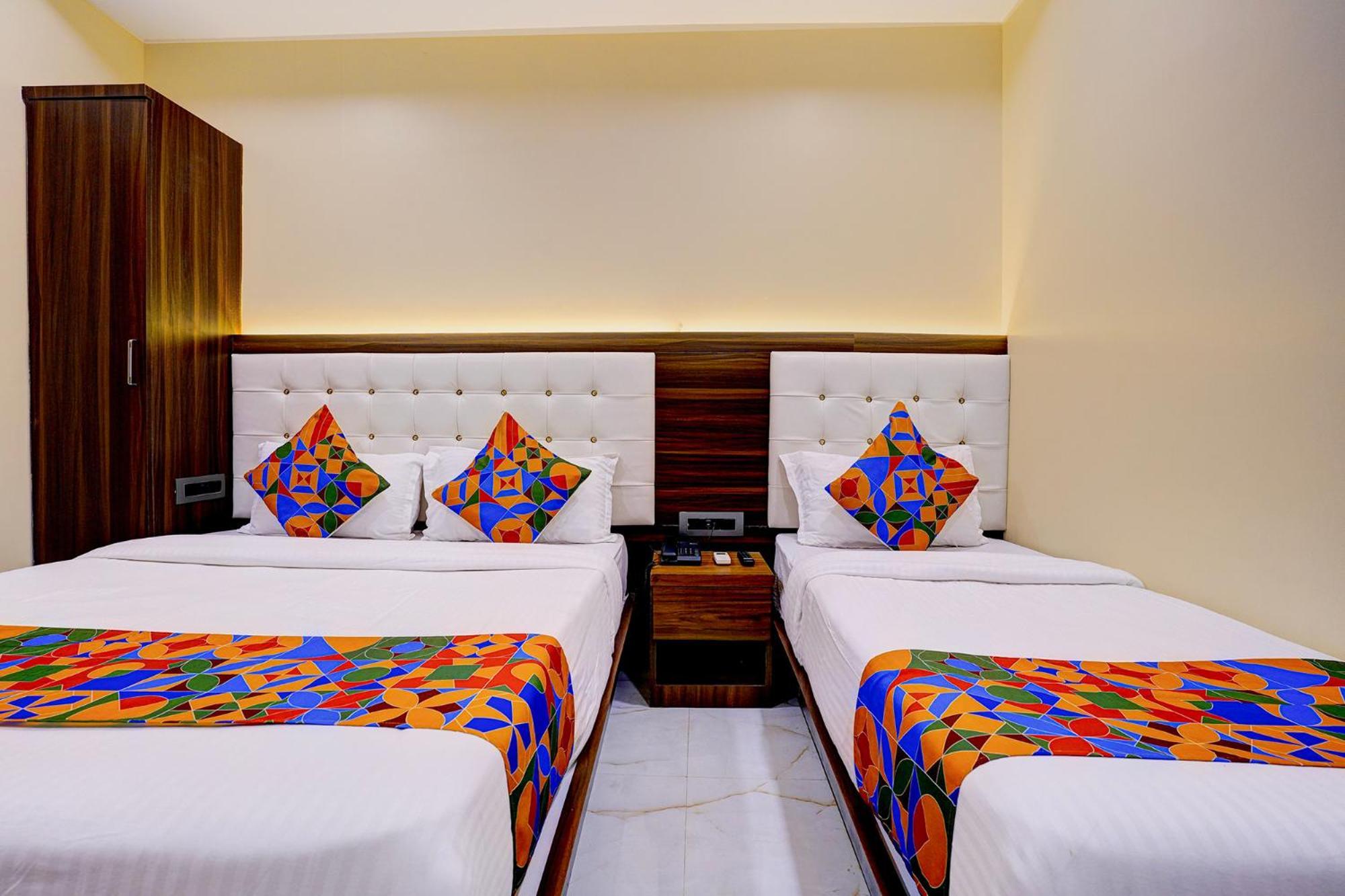 Fabhotel Majestic Crest