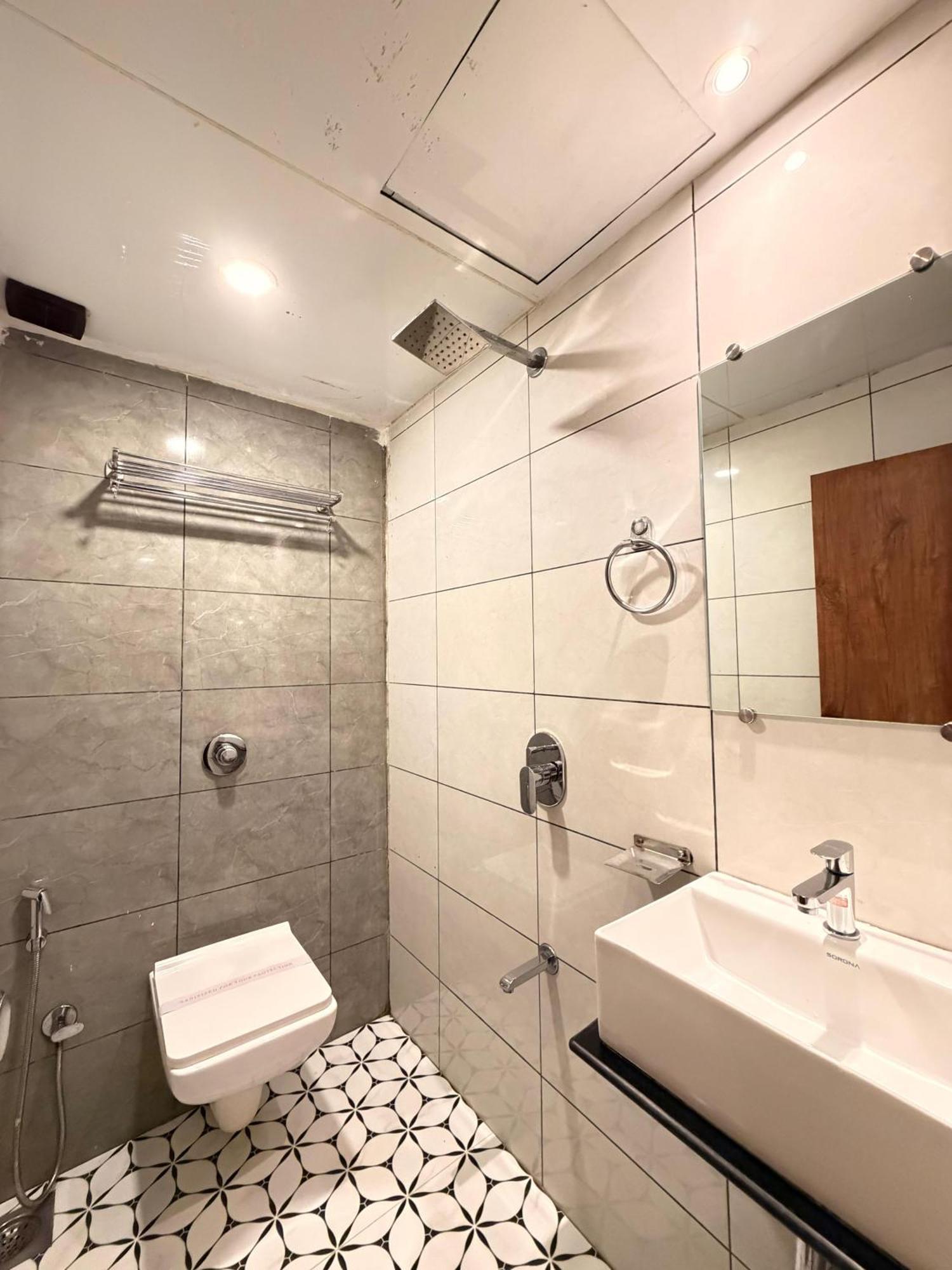 Palm Breeze - Colaba Hotel 3*