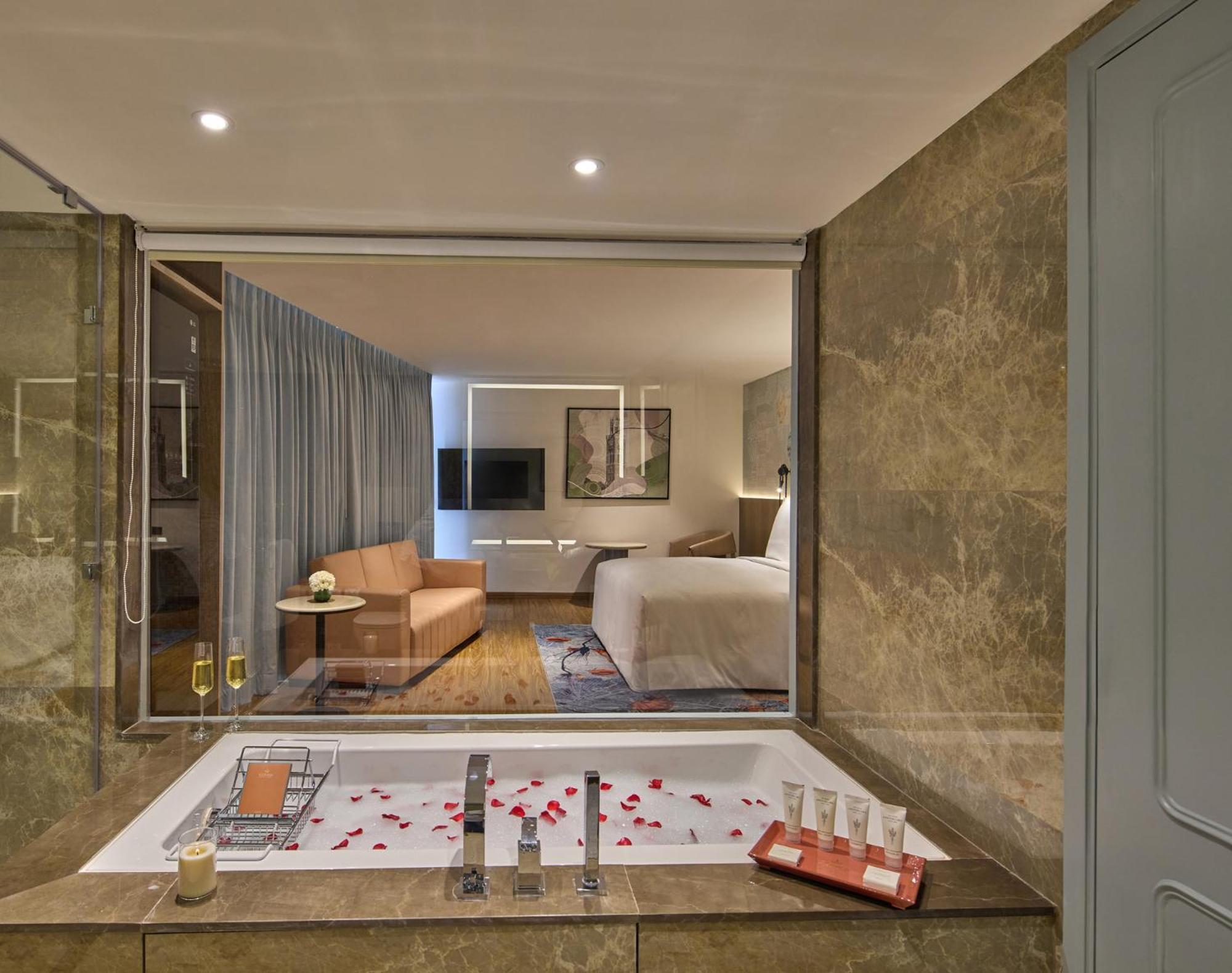 Iconiqa International Airport Hotel 5*