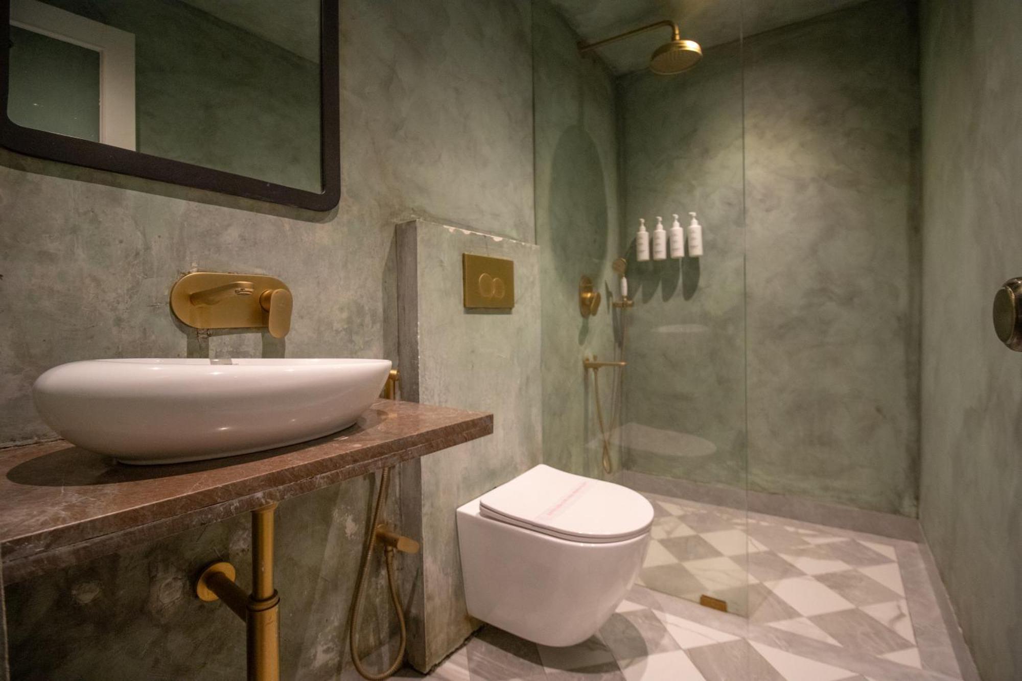 Hotel White Pearl - Colaba Mumbai