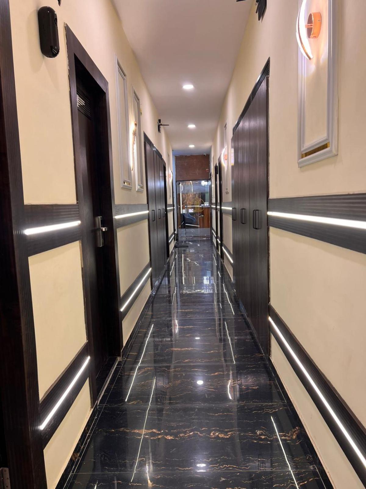 Sky By Glitz Nr Internatinational Airport 3* Mumbai