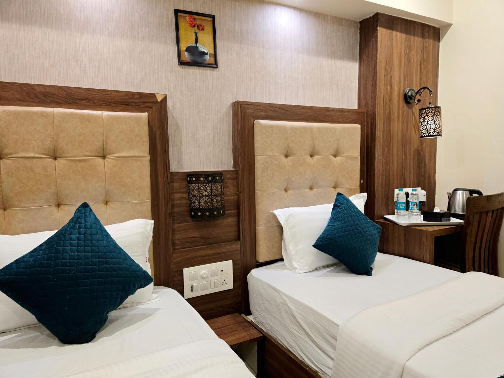 Hotel Amber Edition 3*