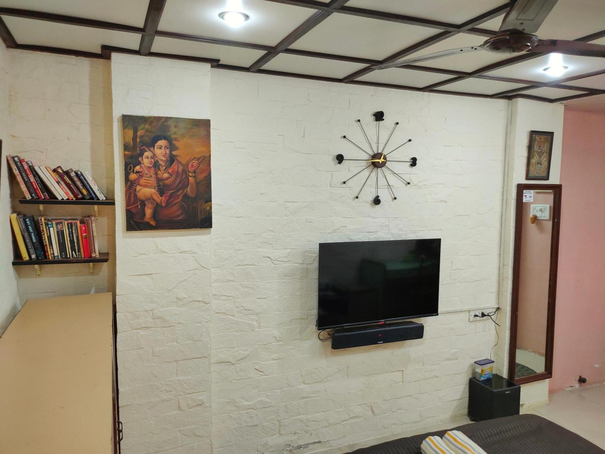 Homestay Ivory Room, Ac, Smart Tv, Ensuite, Independent