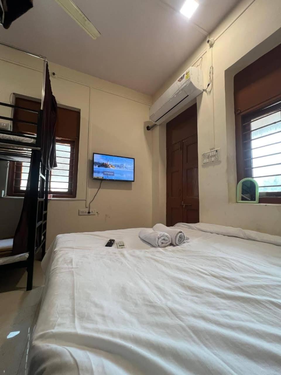 Galaxy Executive & Ac Mumbai