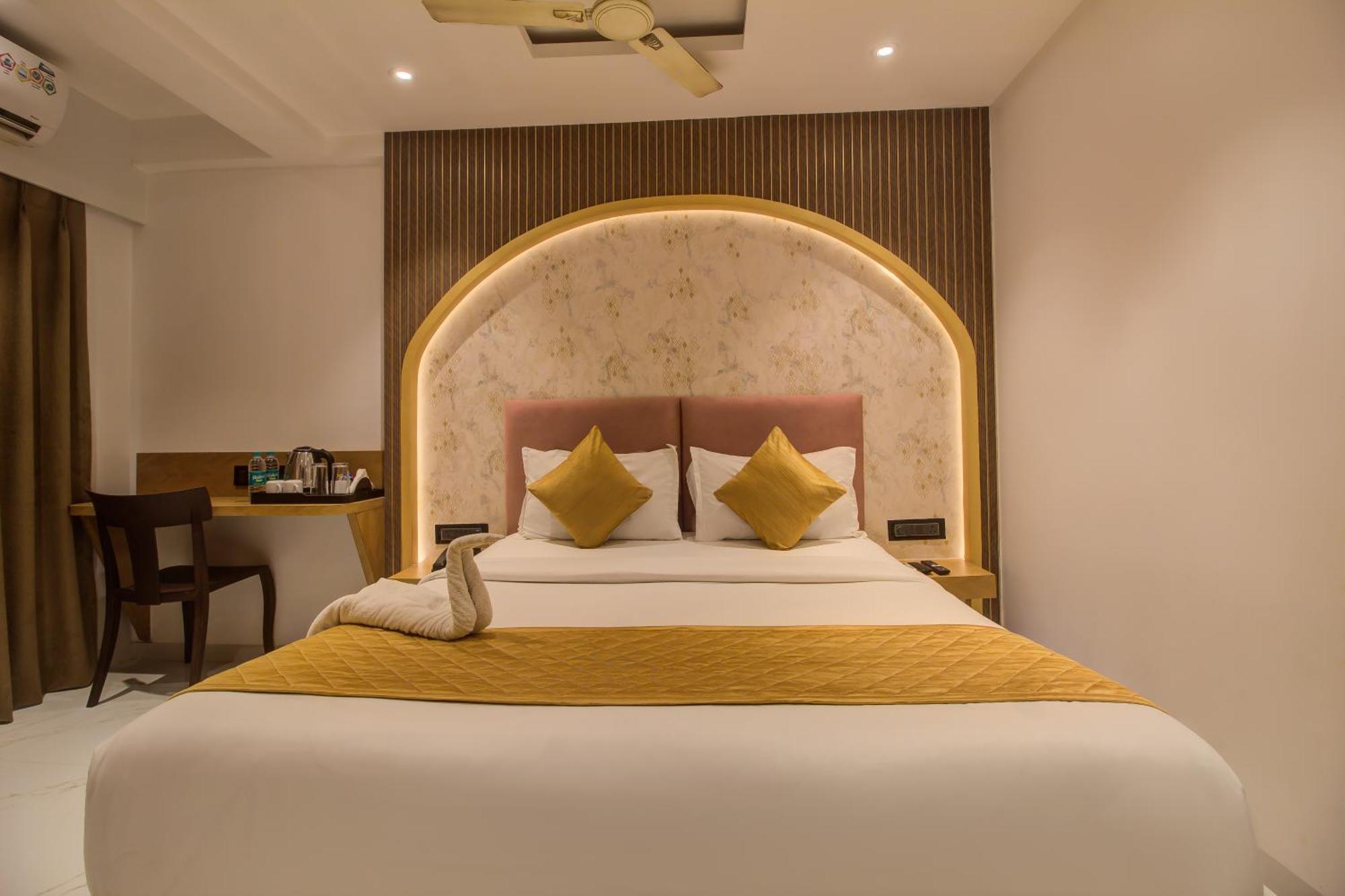 Malad Opposite Malad Railway Station Hotel Mumbai