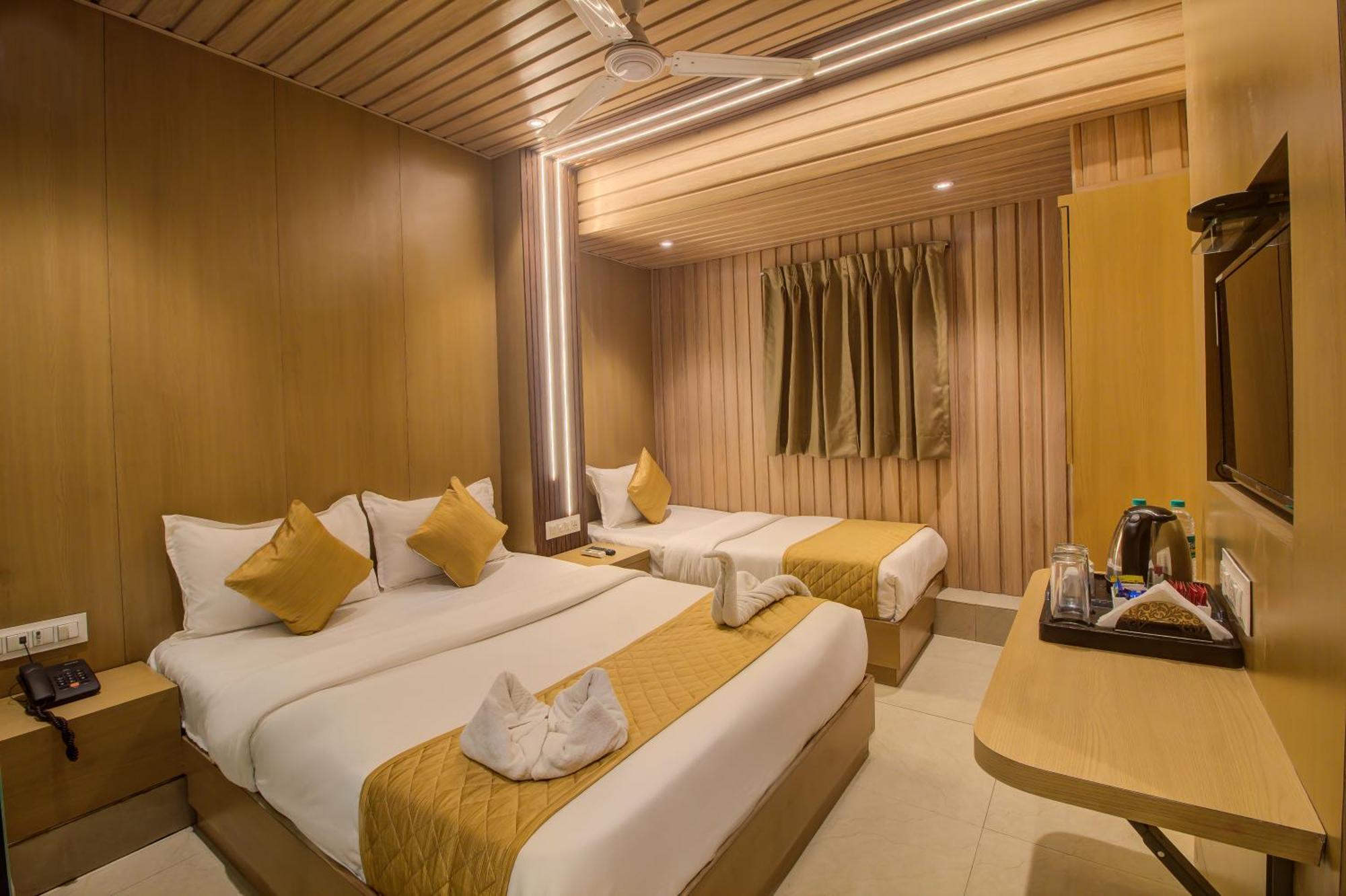 Malad Opposite Malad Railway Station 3* Mumbai