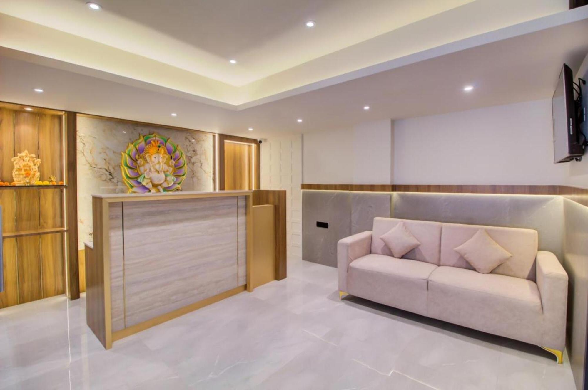 Malad Opposite Malad Railway Station 3* Mumbai