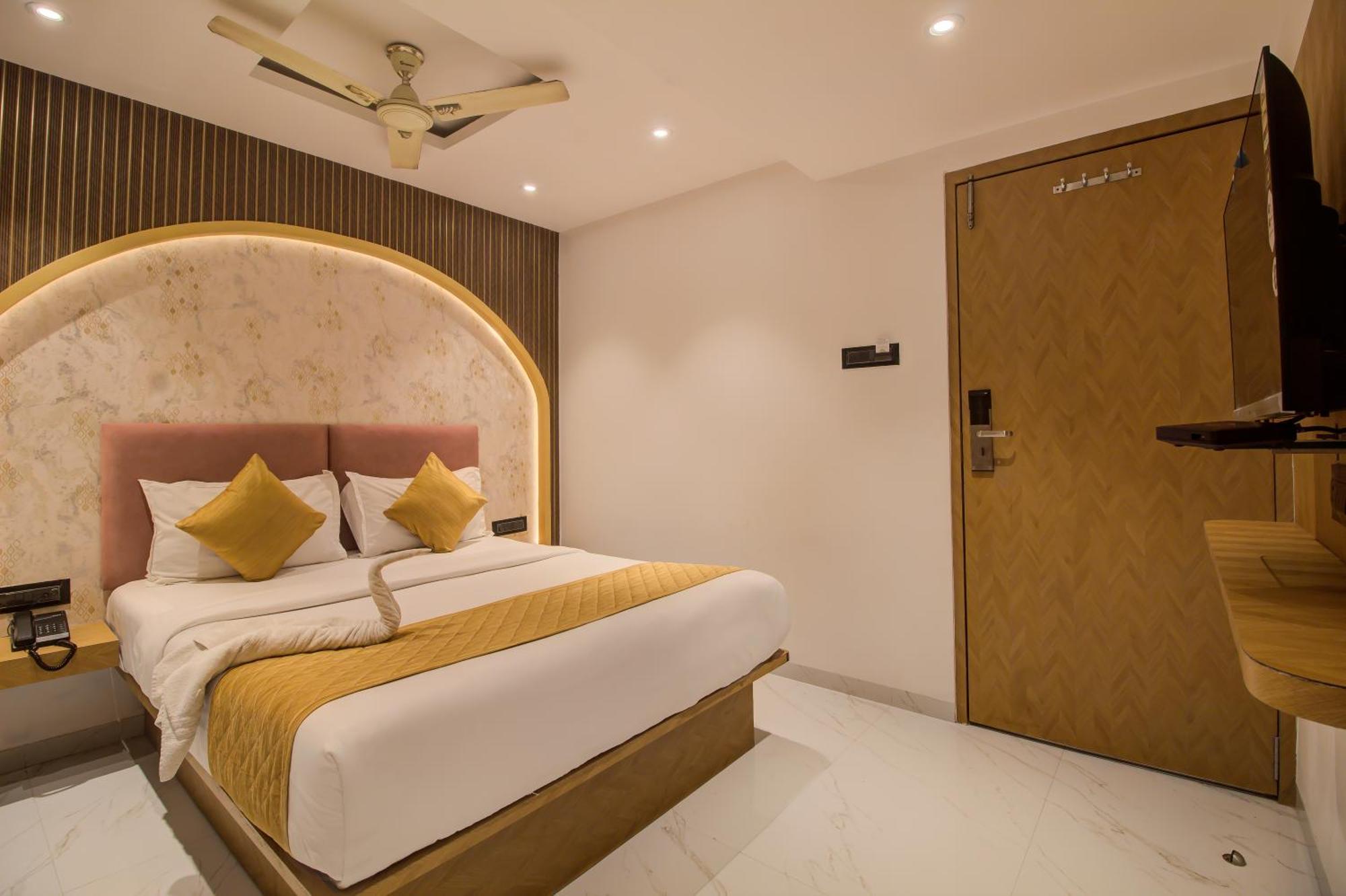Malad Opposite Malad Railway Station 3* Mumbai