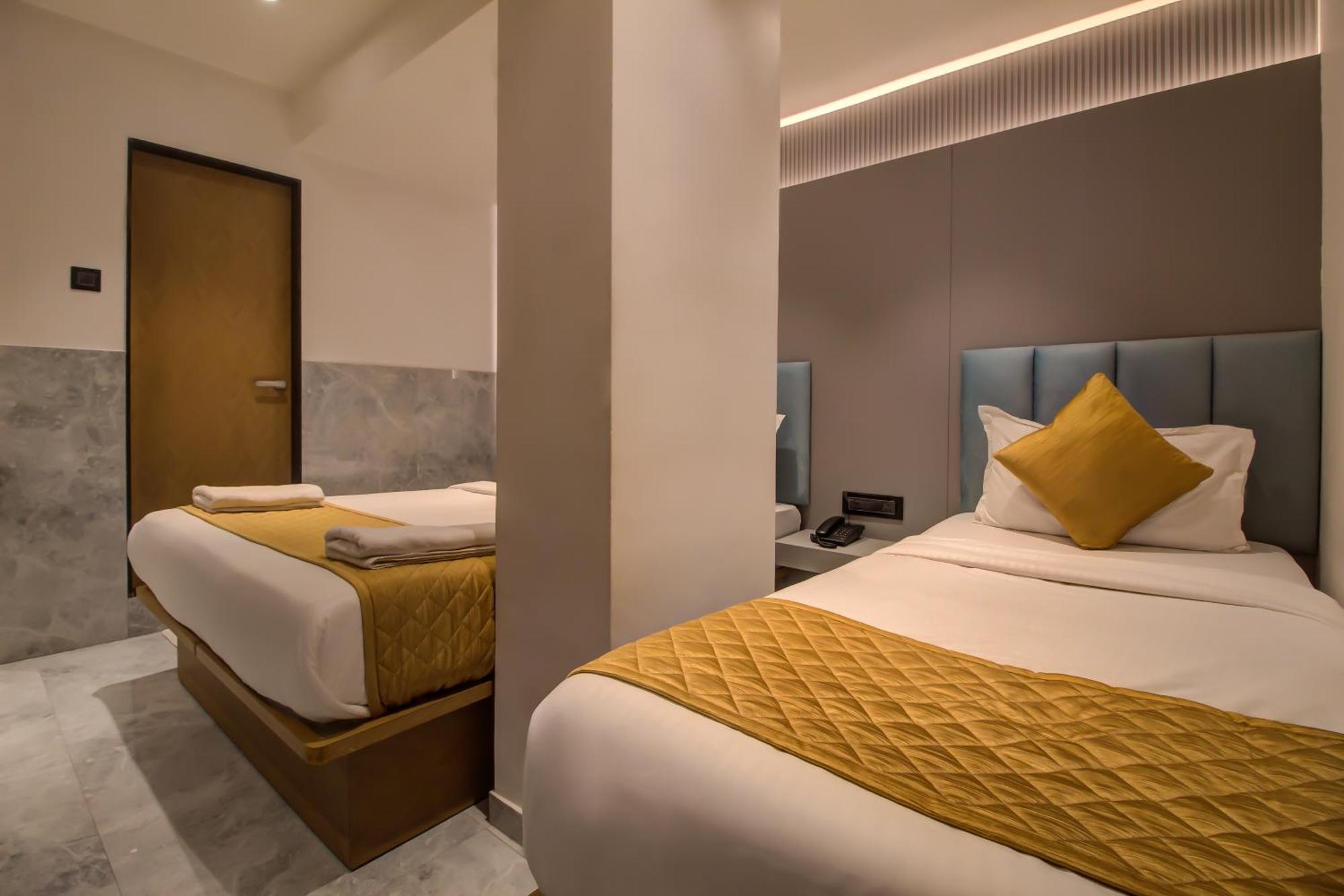 Malad Opposite Malad Railway Station