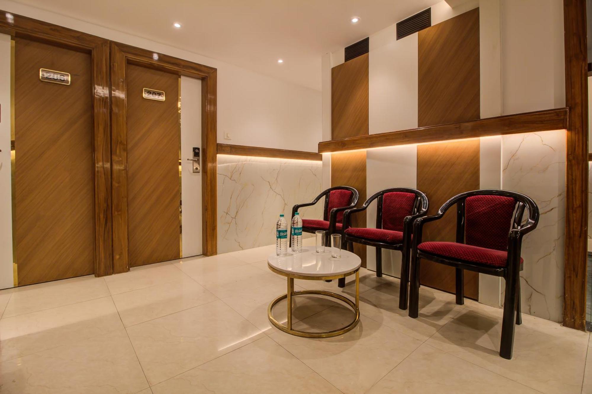 Malad Opposite Malad Railway Station 3* Mumbai