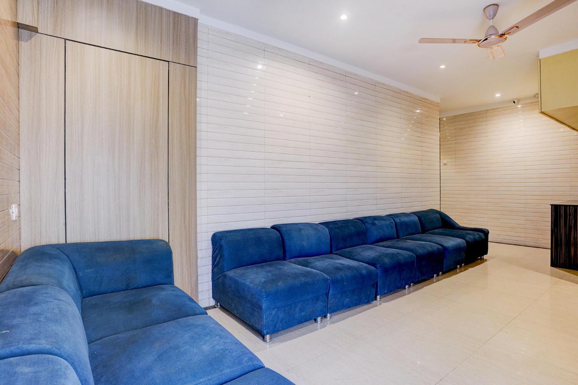 Fabhotel Abrol 3*