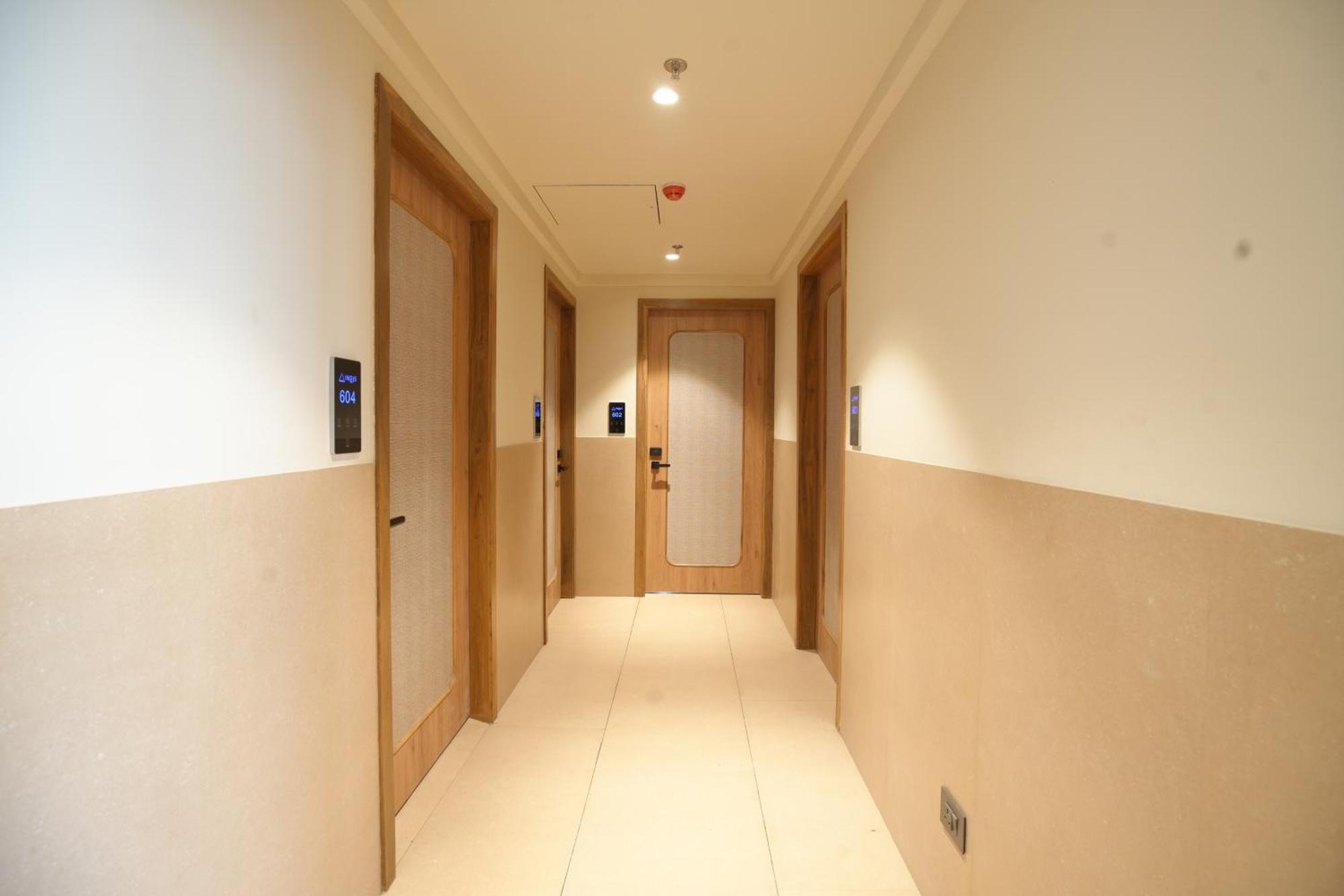 Indie Nesco Goregaon 4*