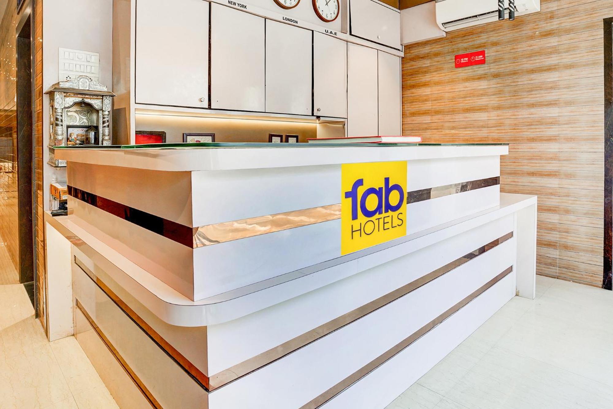 Hotel Fabhotel Abrol 3*