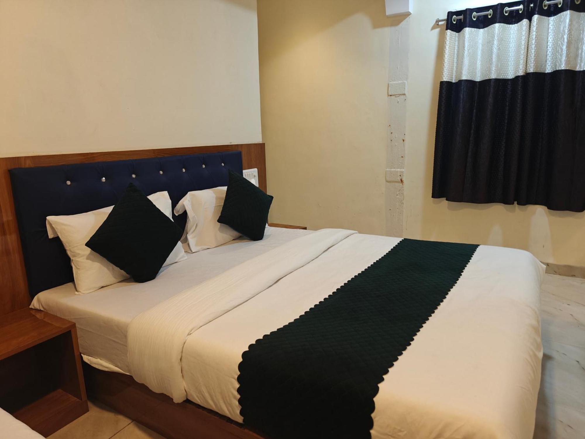 Glow Star Hotel