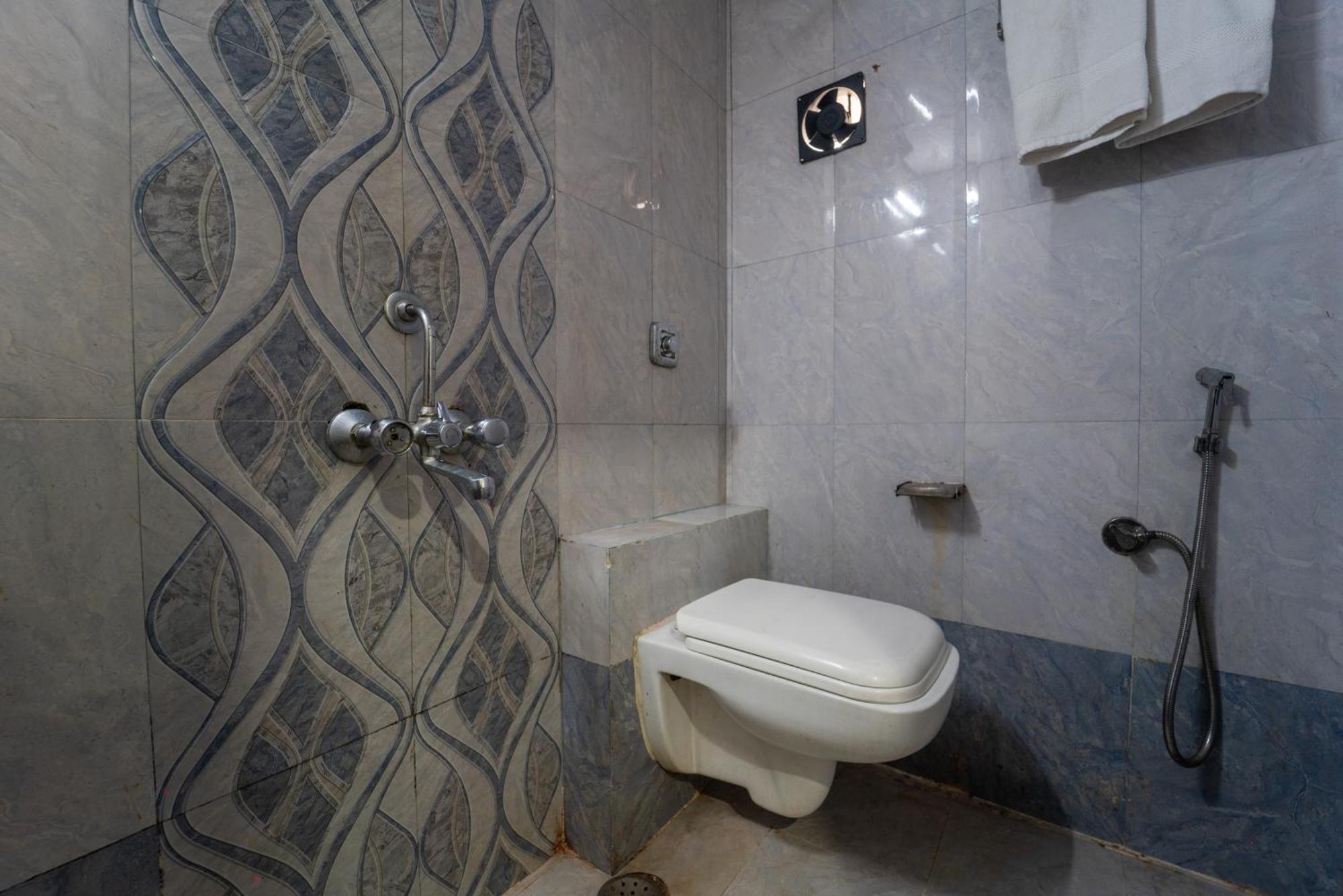 Kailash Park Near International Airport T2 Hotel Mumbai