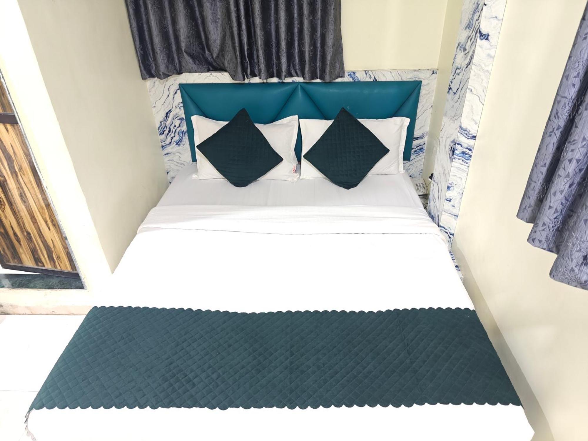 Glow Star Hotel 2*
