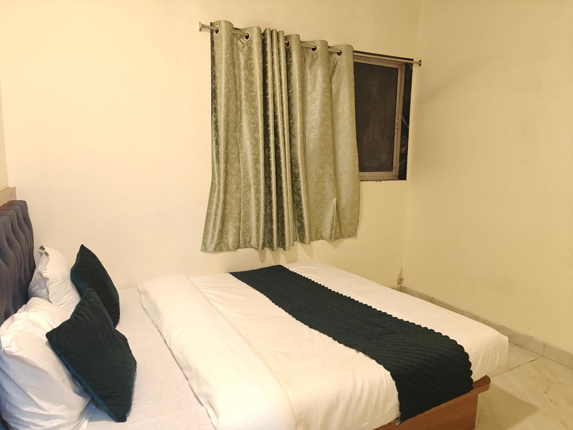 Glow Star Hotel 2*
