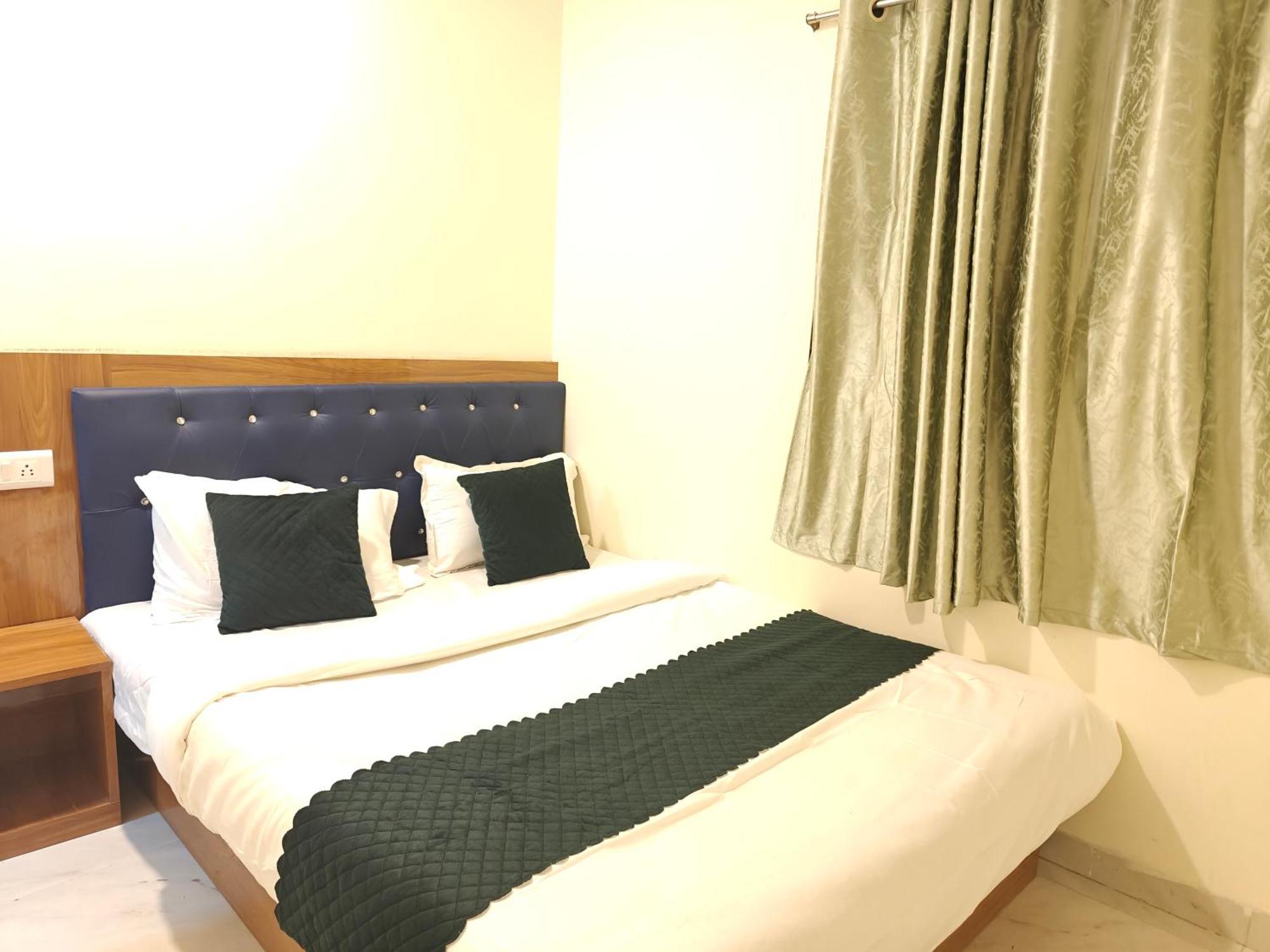 Glow Star Hotel Mumbai