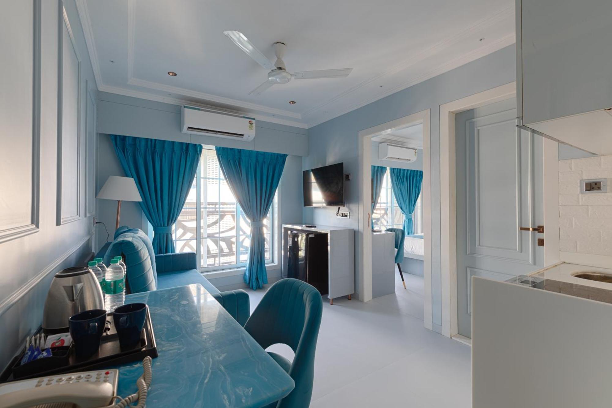 Home2 Residency, Airport Hotel 3*