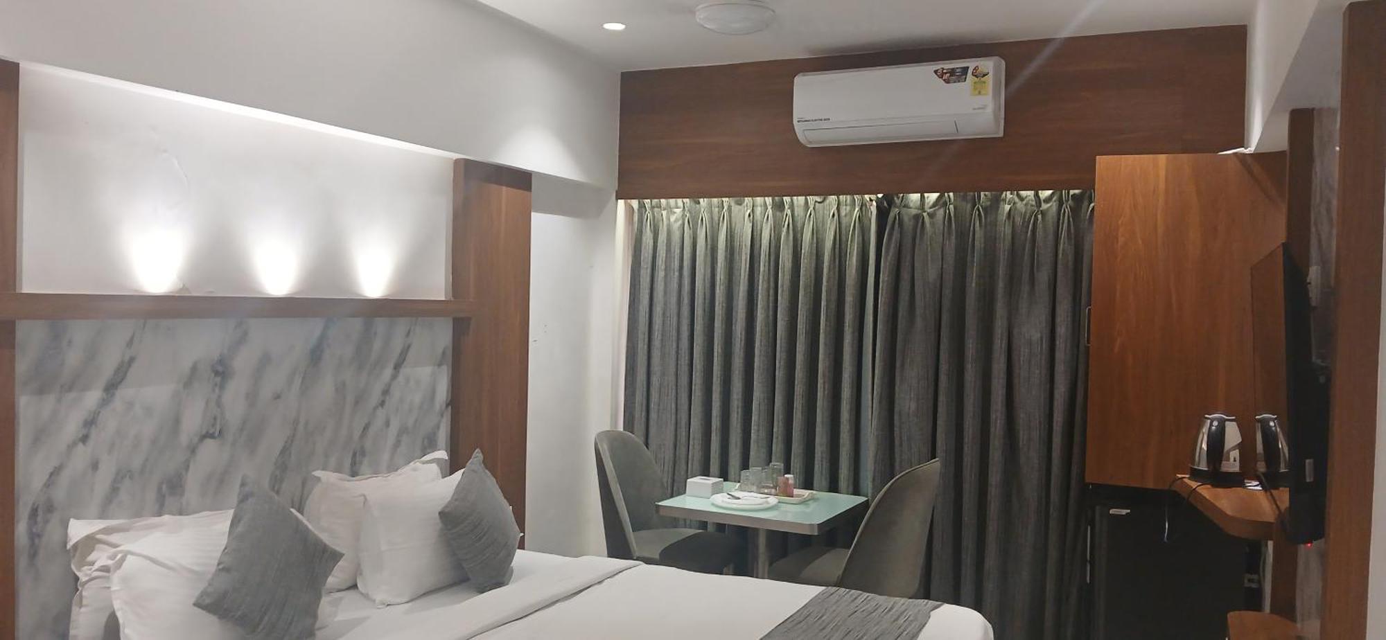 Shine Hospitality Premium 3* Mumbai