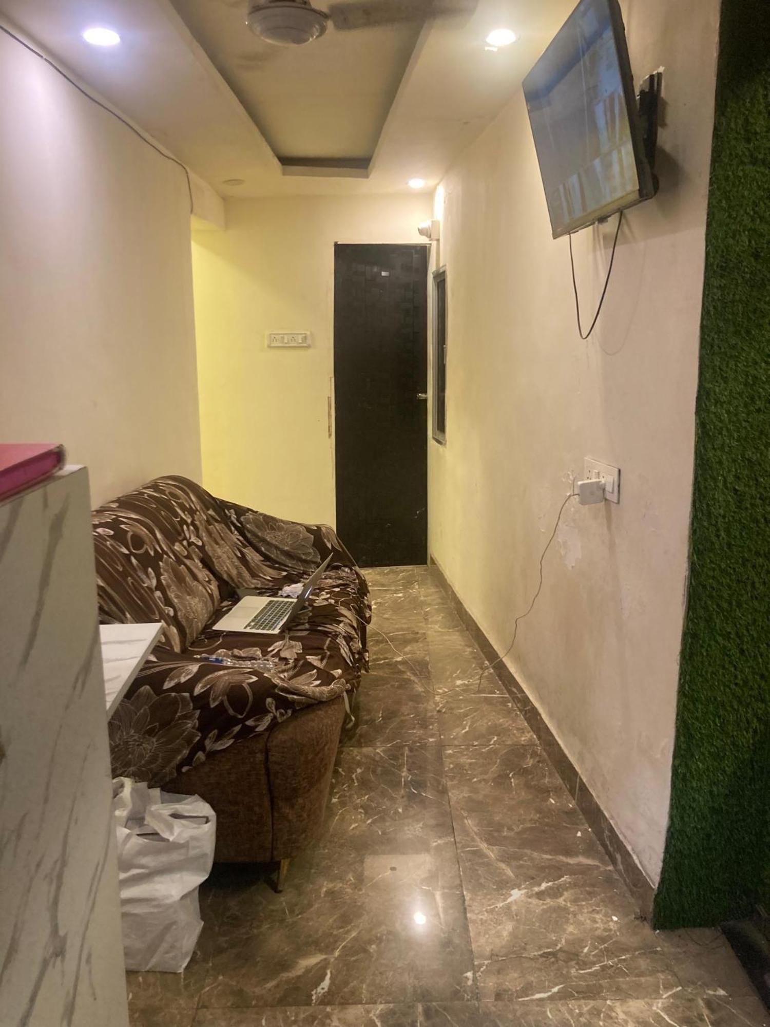 Parle Executive Near Nanavati Hospital - Mumbai