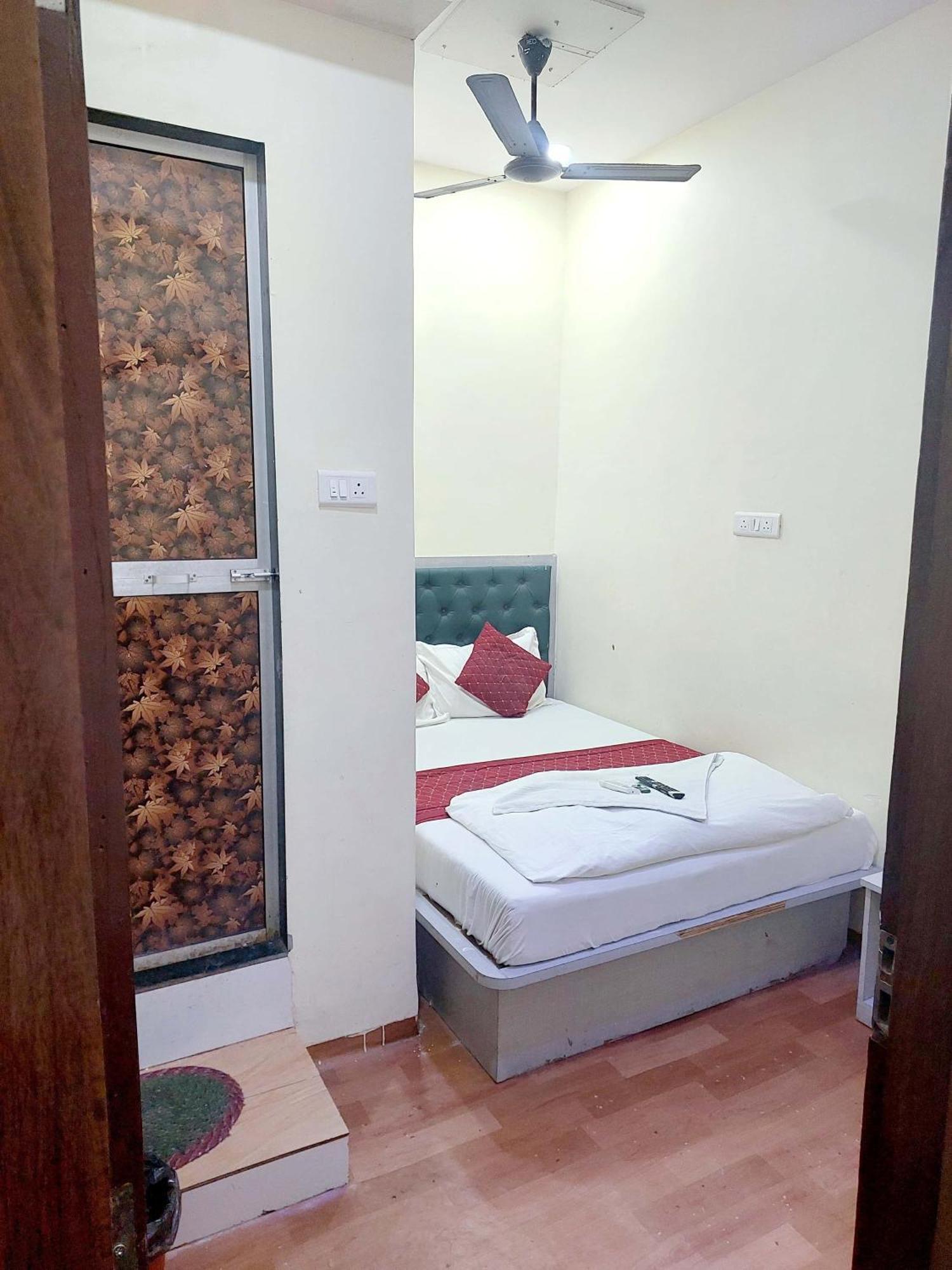 Mint Park Al Maqam - Near Mohammad Ali Road Hotel 2*