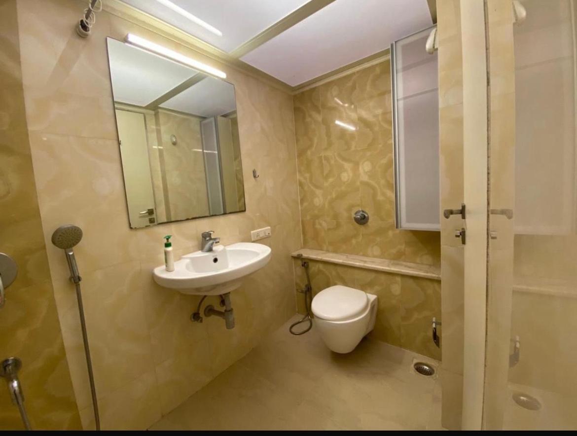 One Bedroom Cozy In Shared At Bandra