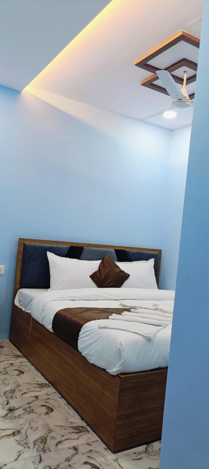 Hostel Ashyana And Mumbai