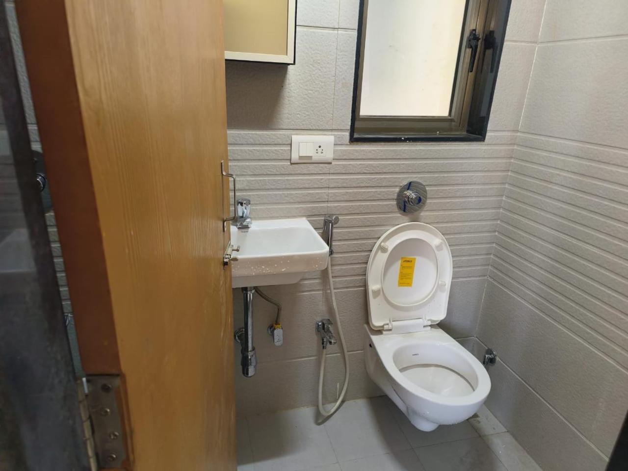 Capsule hotel Riyas Mumbai