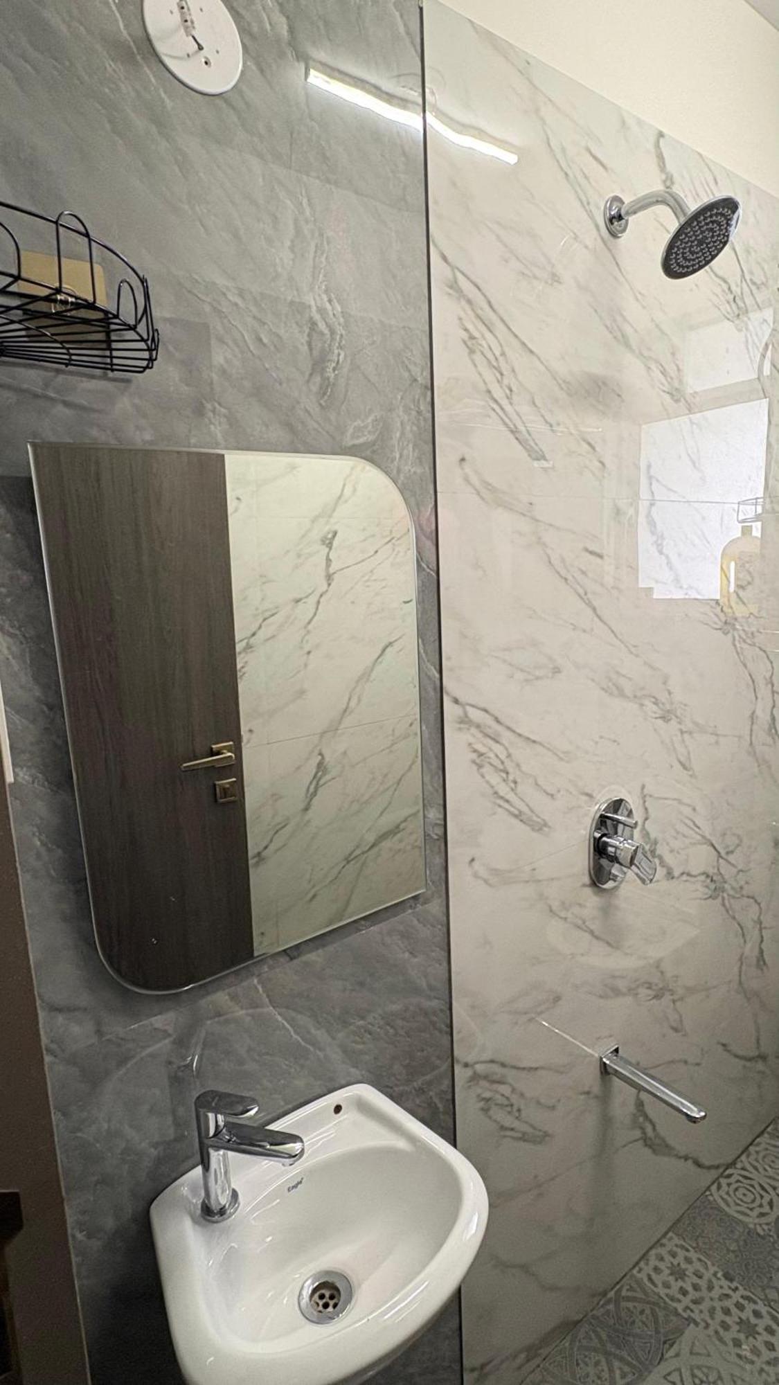 Cozy Private Room, Pet Friendly Home, Vikhroli East * Mumbai