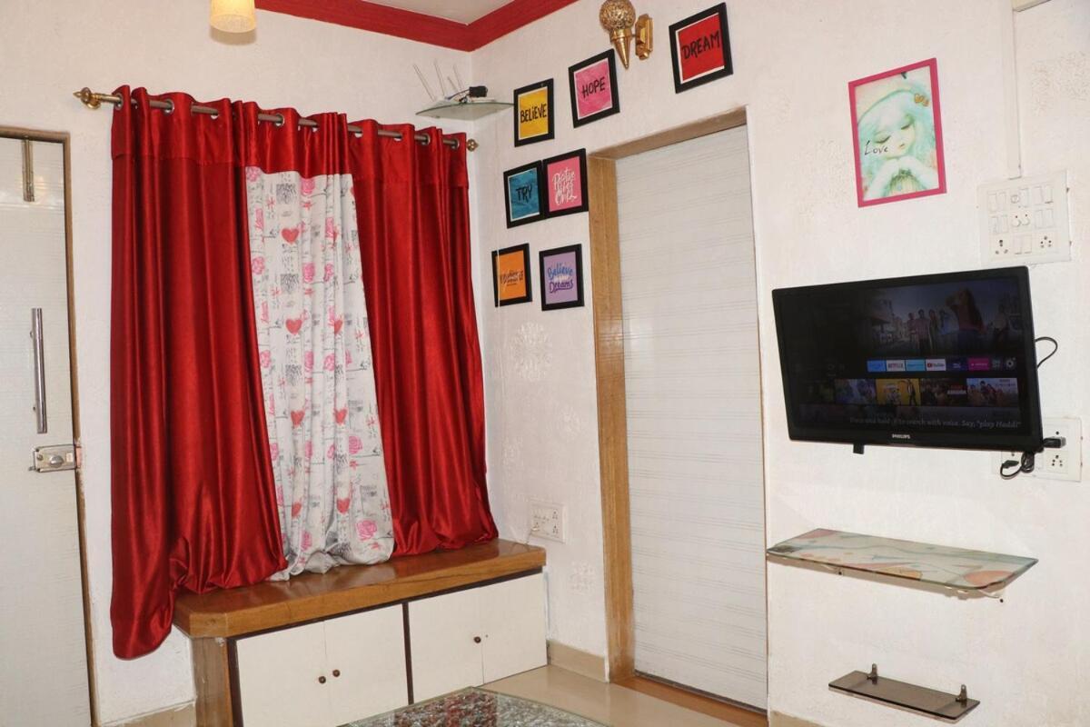 Dream At Malad West!