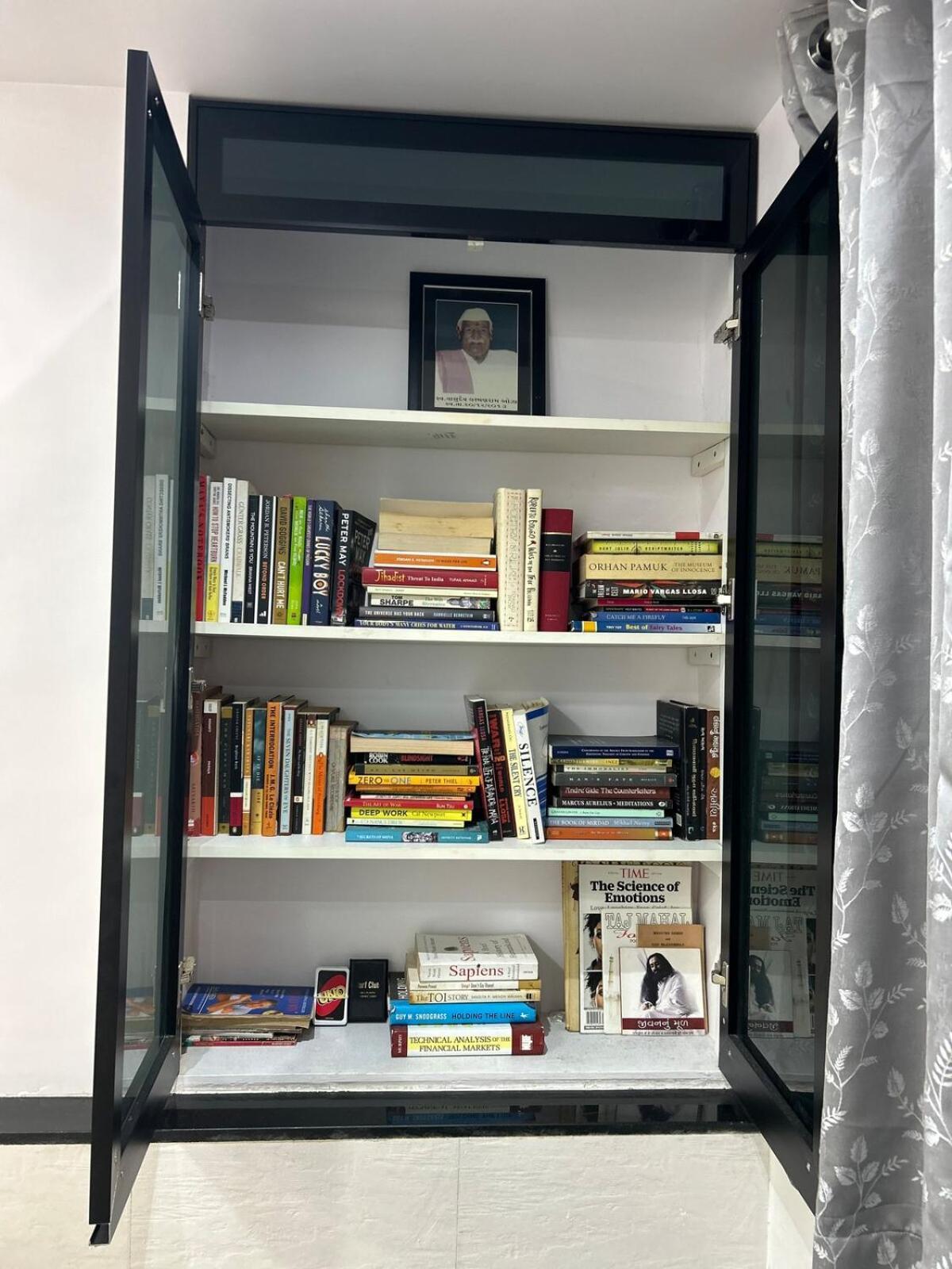 Apartment Vp Luxury 1-bhk In Parle West *