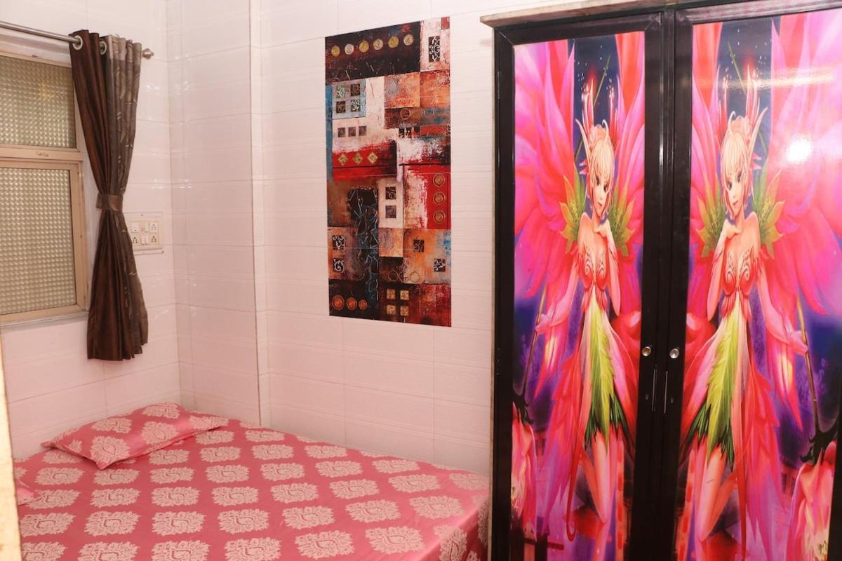 Dream At Malad West! Apartment *